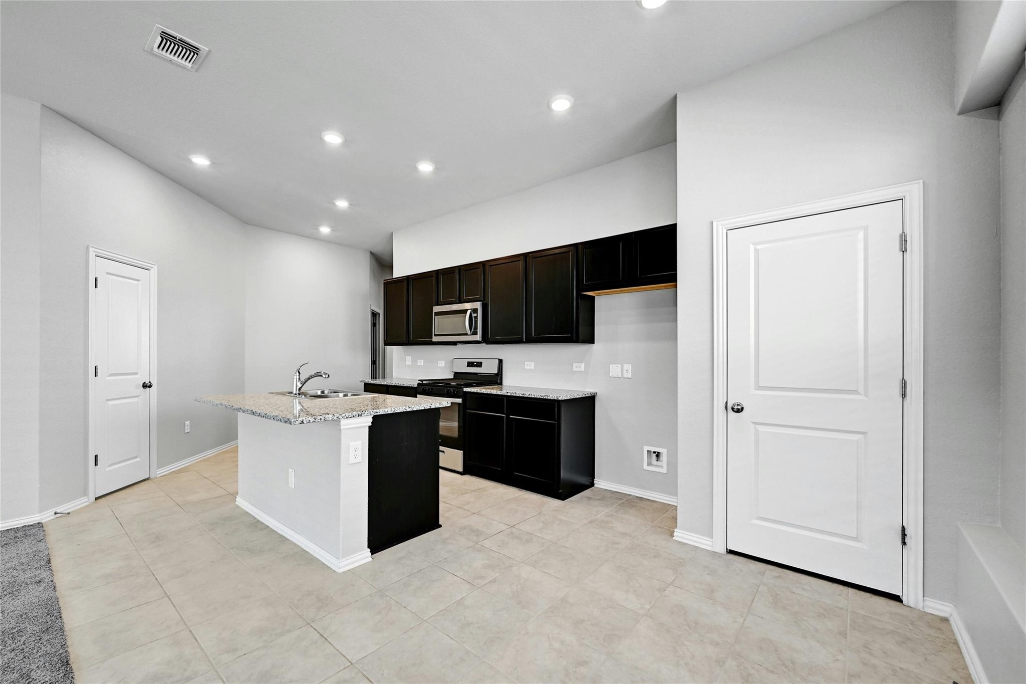 12725 BLOOMINGTON Dr # 129, Austin, TX 78748