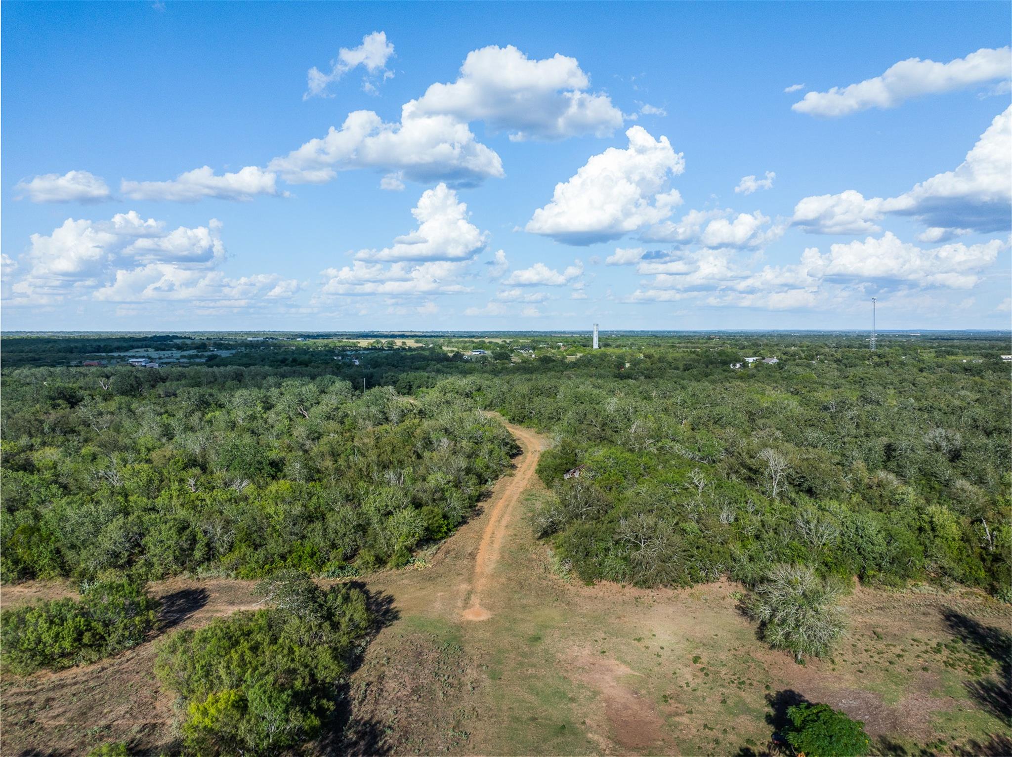 399 Seals Creek Rd, Lockhart, TX 78644