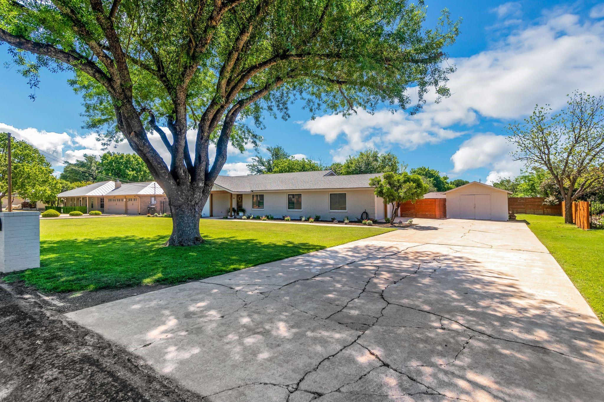 213 Clear Springs Rd, Georgetown, TX 78628