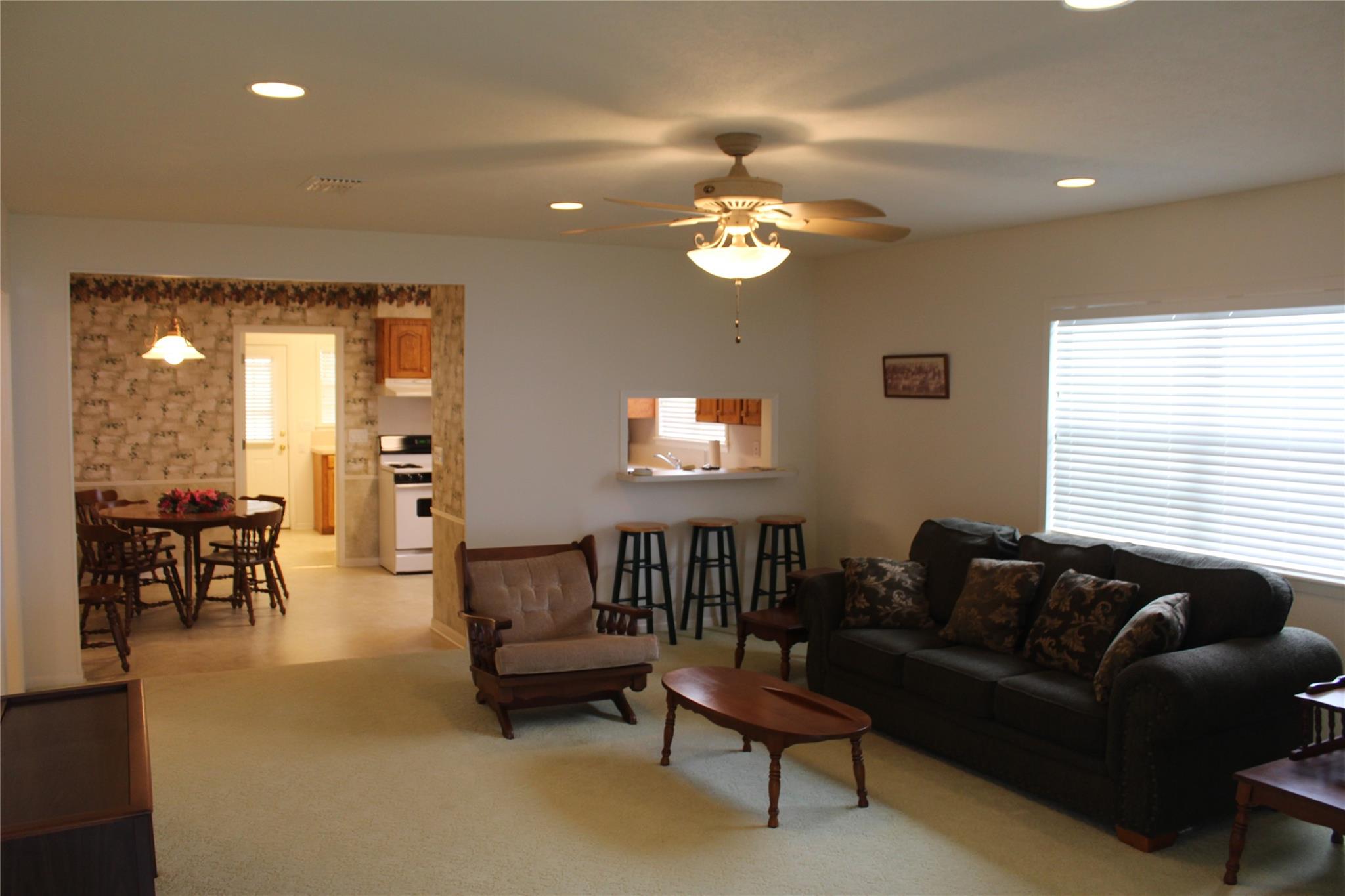 963 County Road 176, Hallettsville, TX 77964