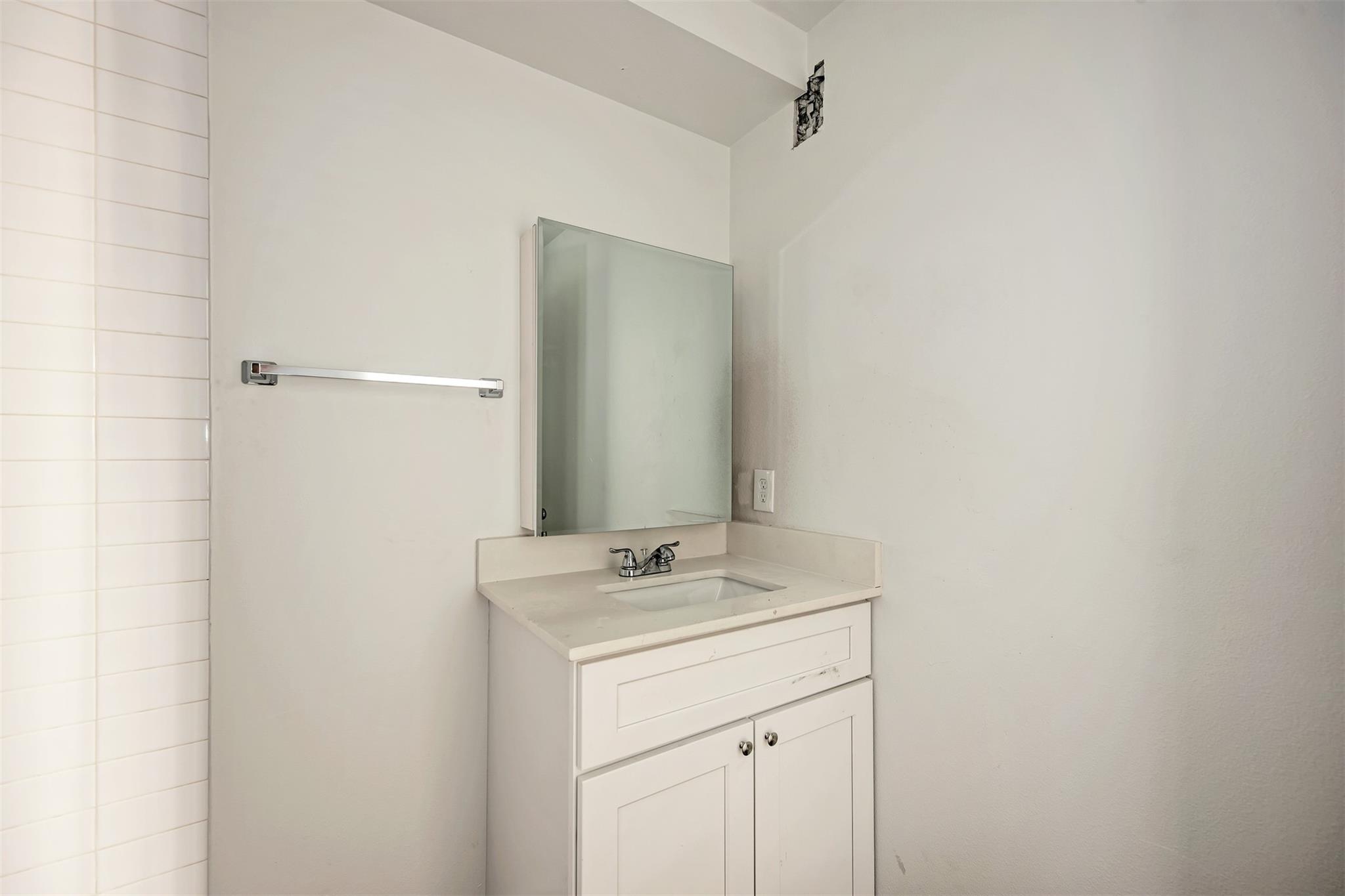 306 E 30th St # 106, Austin, TX 78705