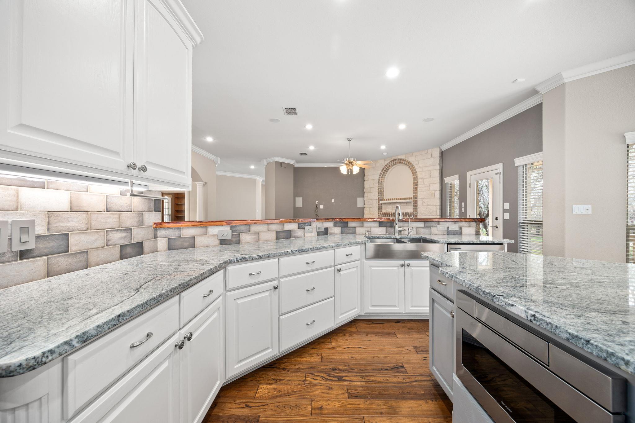 204 Woodland Park, Georgetown, TX 78633