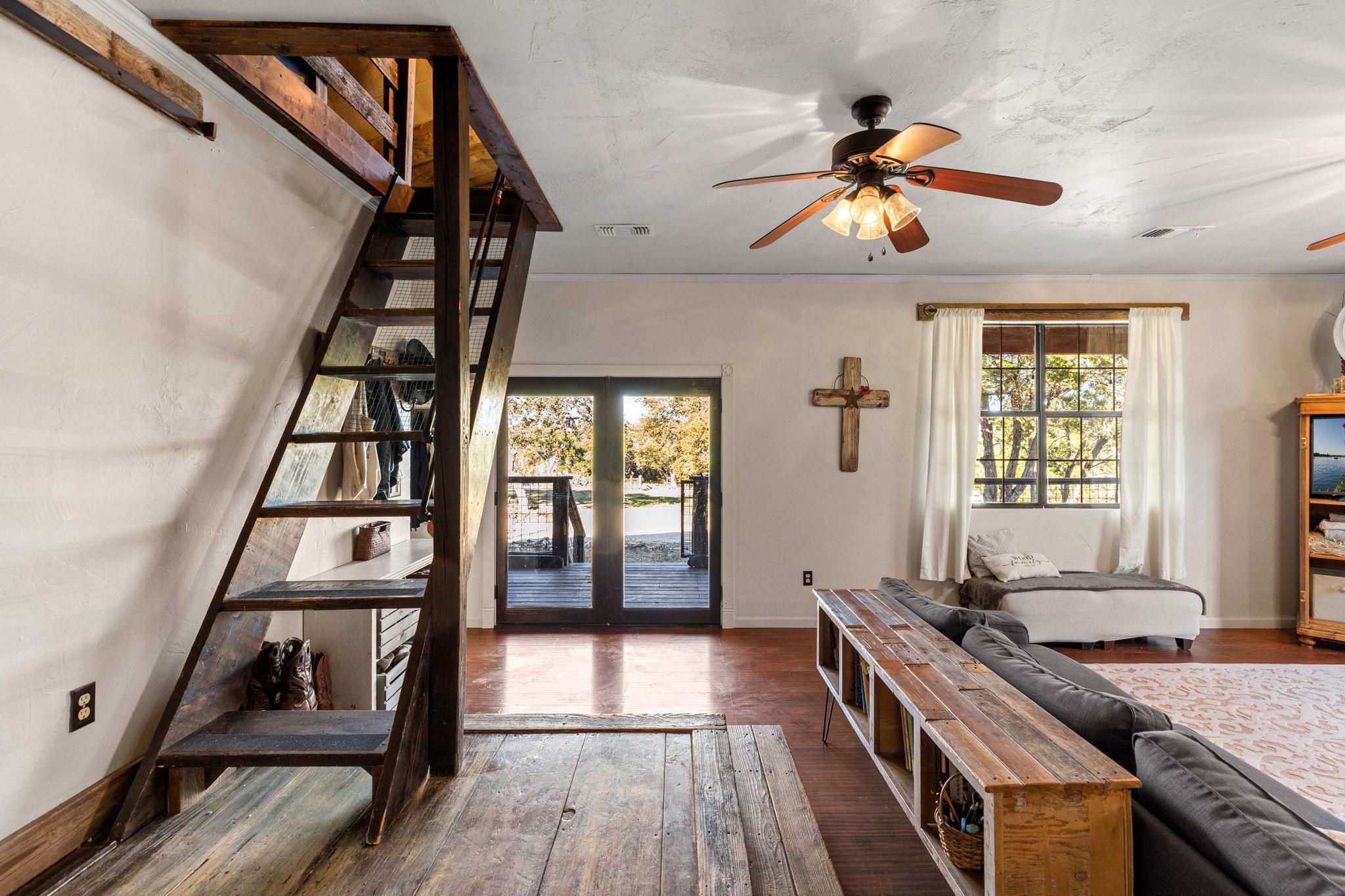 1600 Alpine Trl, San Marcos, TX 78666