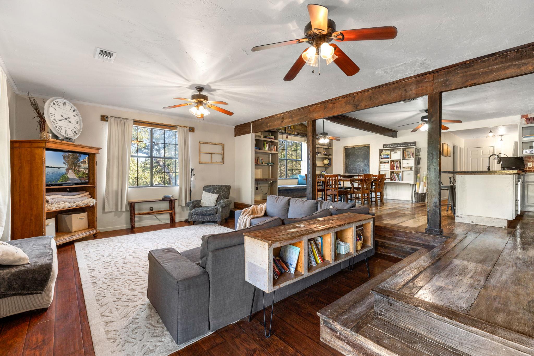 1600 Alpine Trl, San Marcos, TX 78666