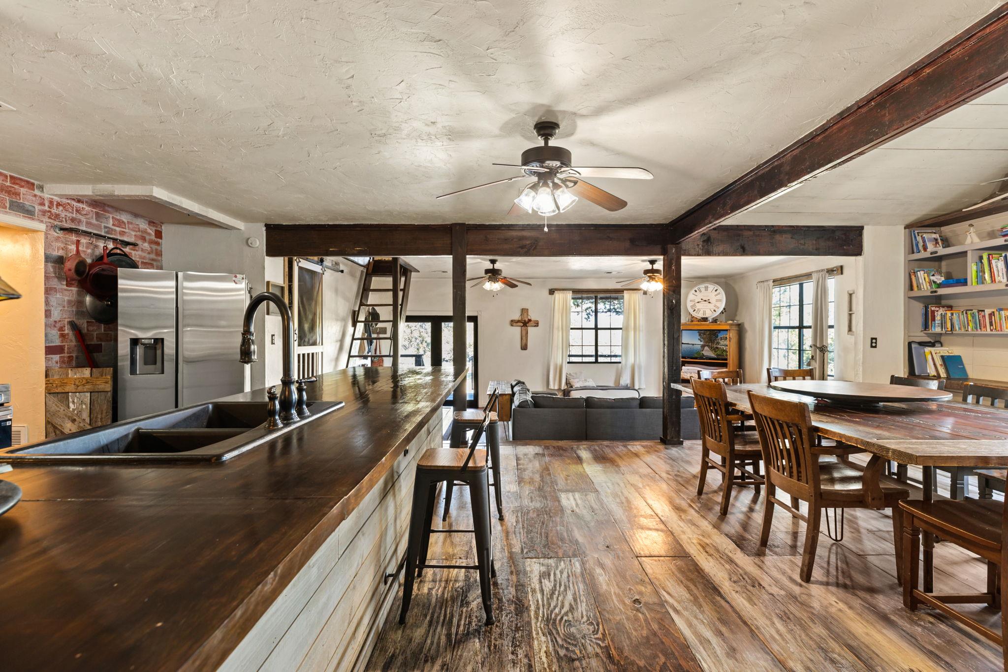 1600 Alpine Trl, San Marcos, TX 78666