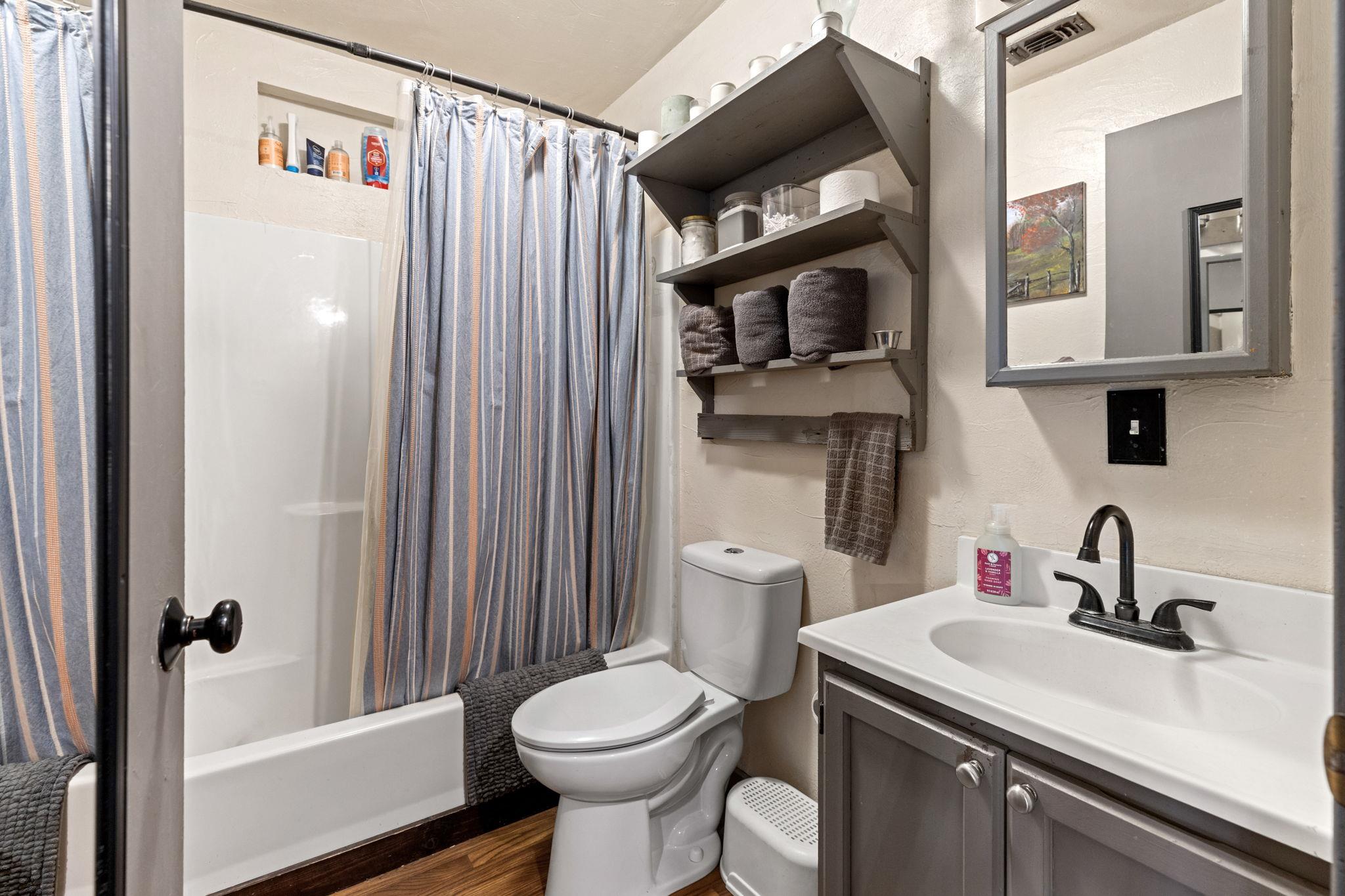 1600 Alpine Trl, San Marcos, TX 78666