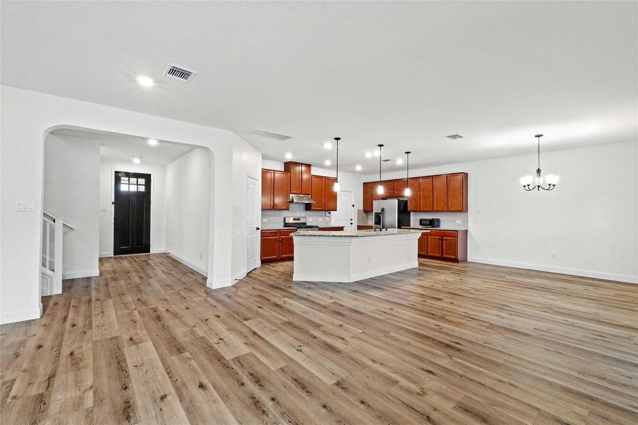 1933 Stinnett Dr, Leander, TX 78641