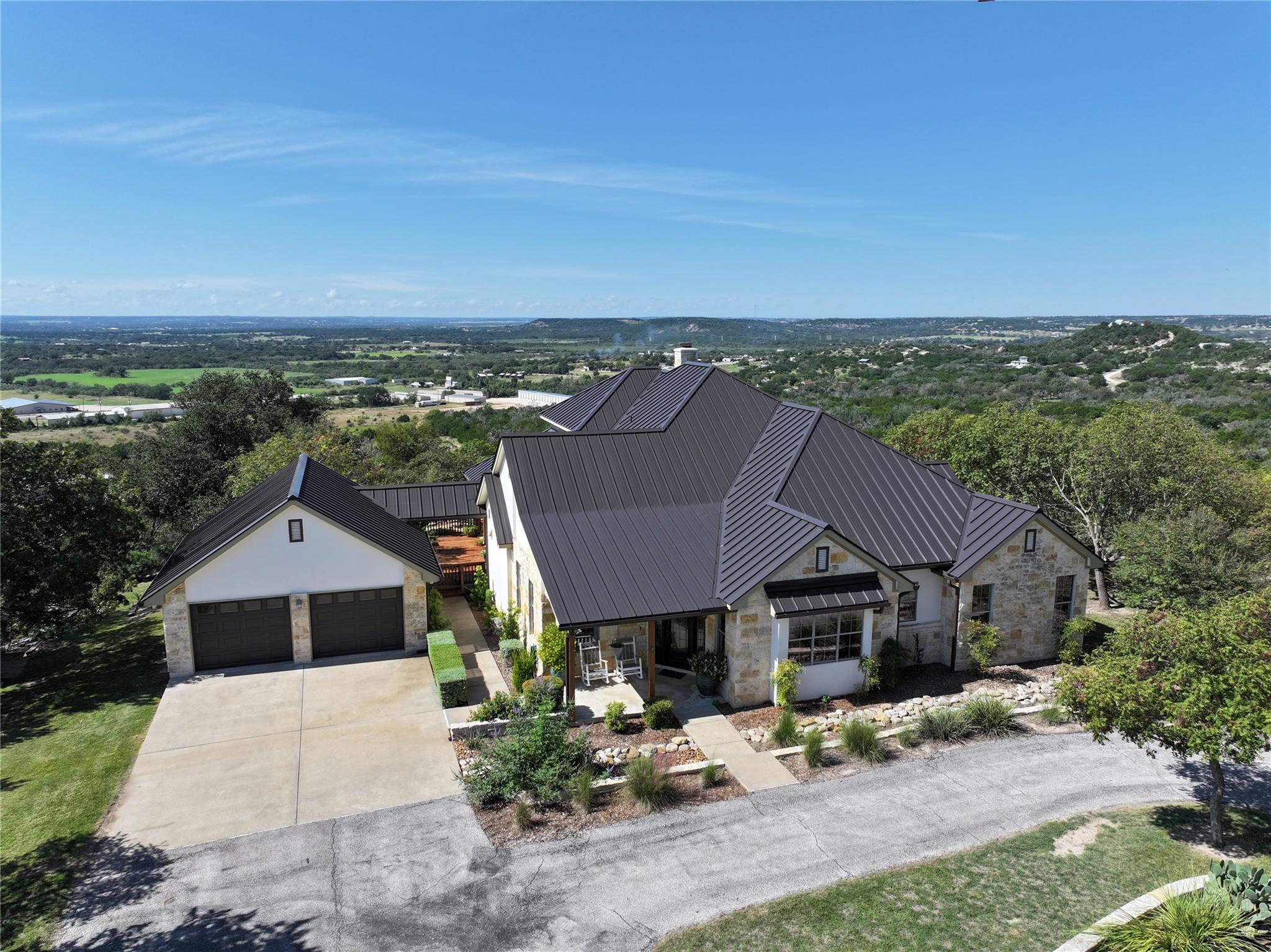 169 Royal Oaks Hill, Fredericksburg, TX 78624