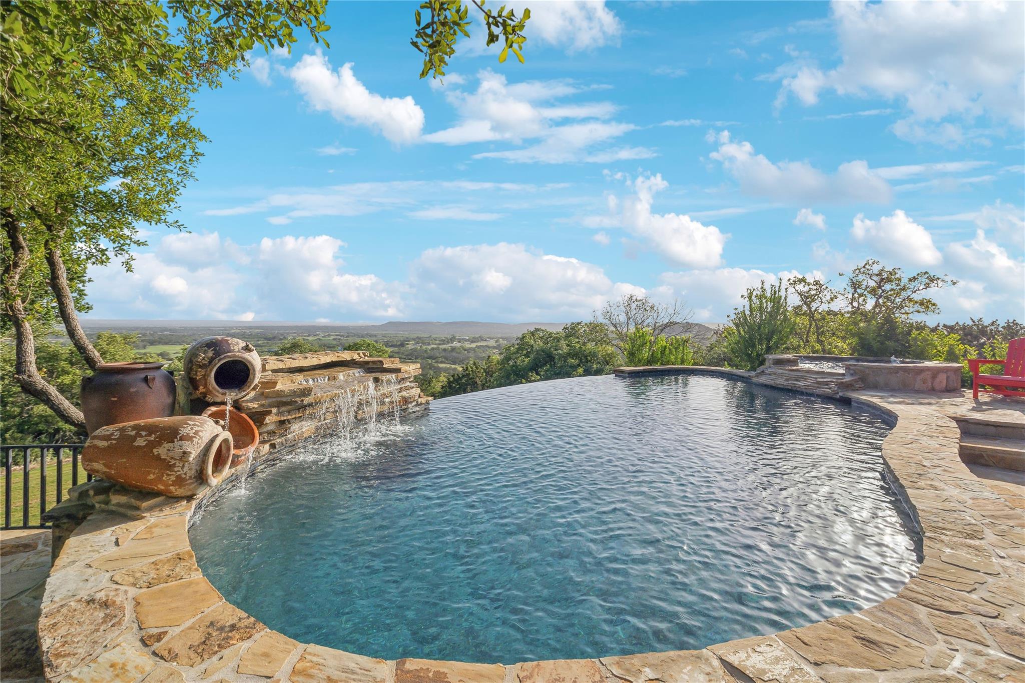 169 Royal Oaks Hill, Fredericksburg, TX 78624