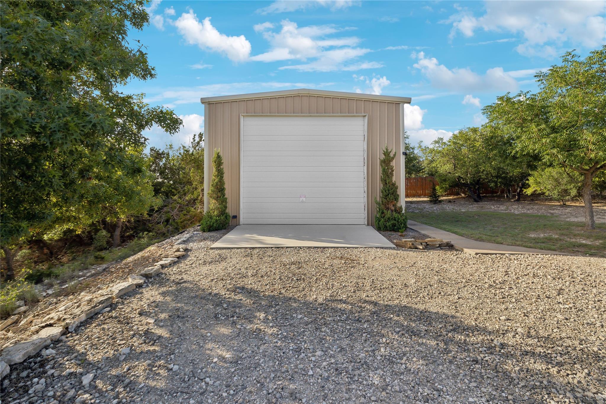 169 Royal Oaks Hill, Fredericksburg, TX 78624