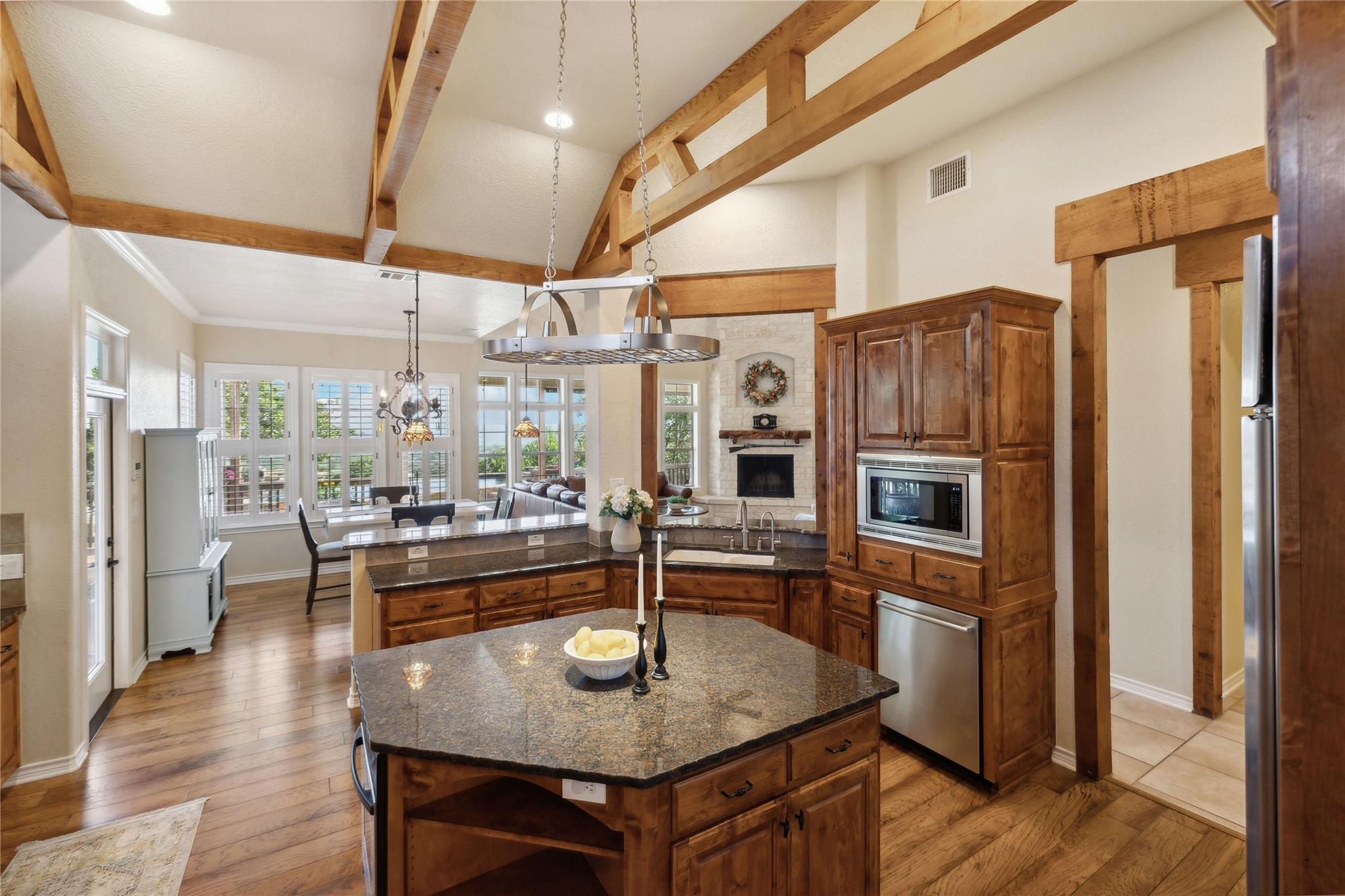 169 Royal Oaks Hill, Fredericksburg, TX 78624