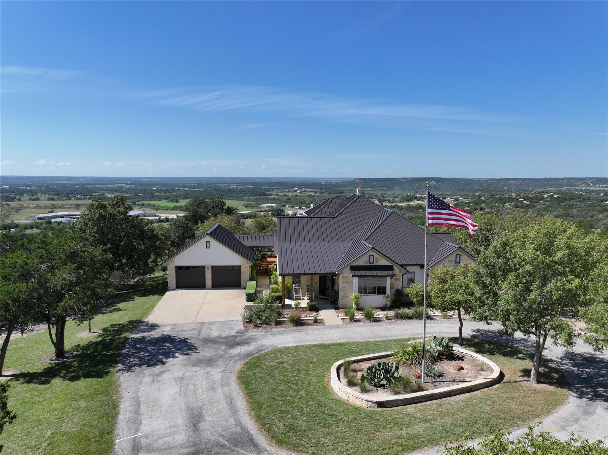 169 Royal Oaks Hill, Fredericksburg, TX 78624