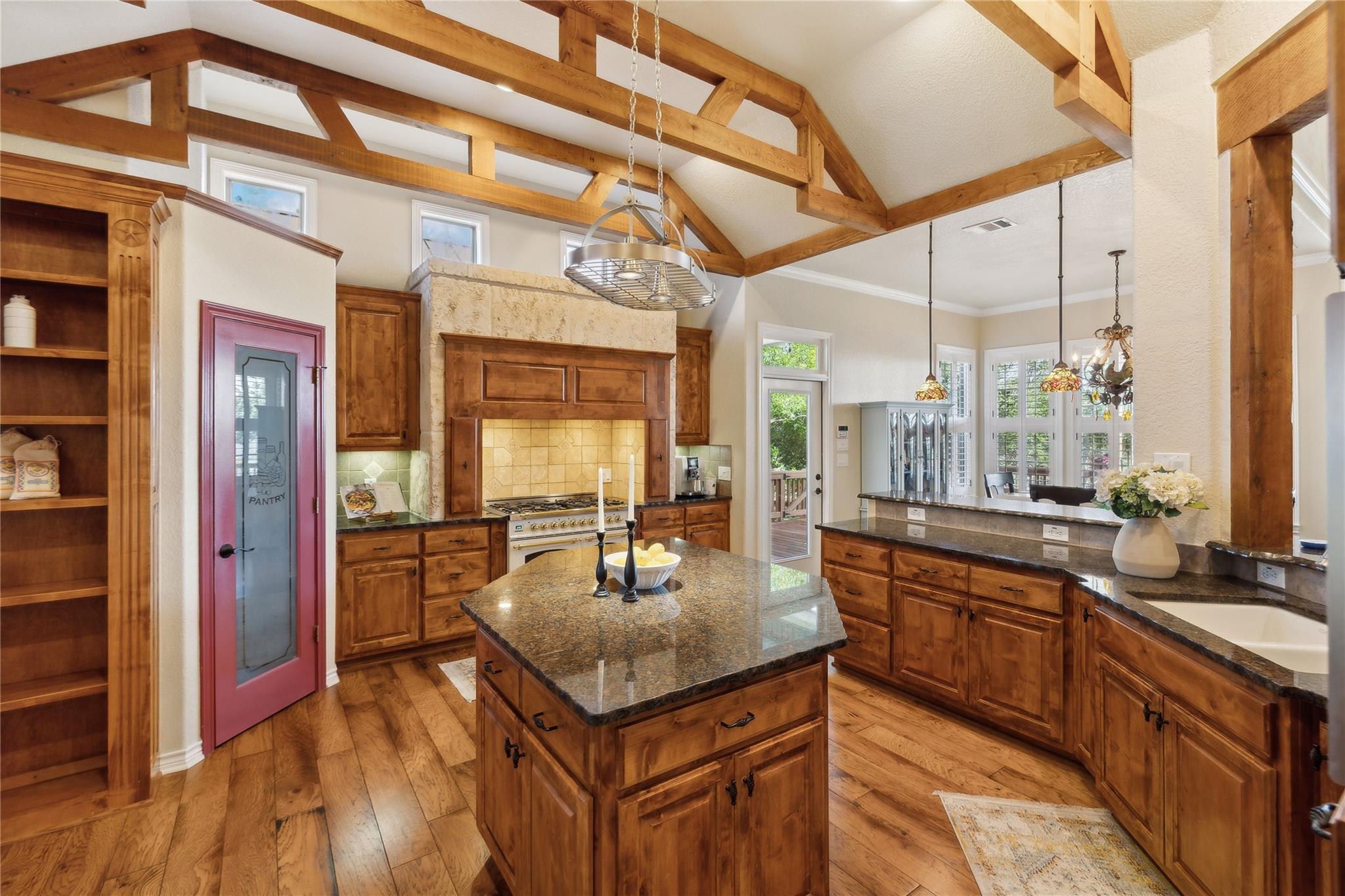 169 Royal Oaks Hill, Fredericksburg, TX 78624