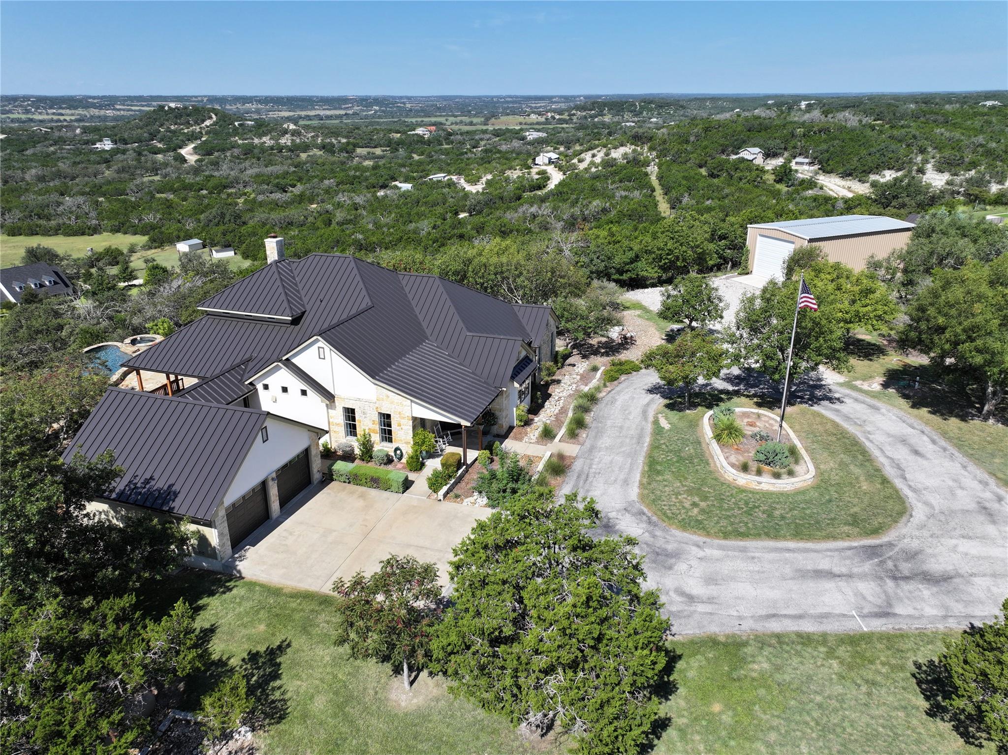 169 Royal Oaks Hill, Fredericksburg, TX 78624