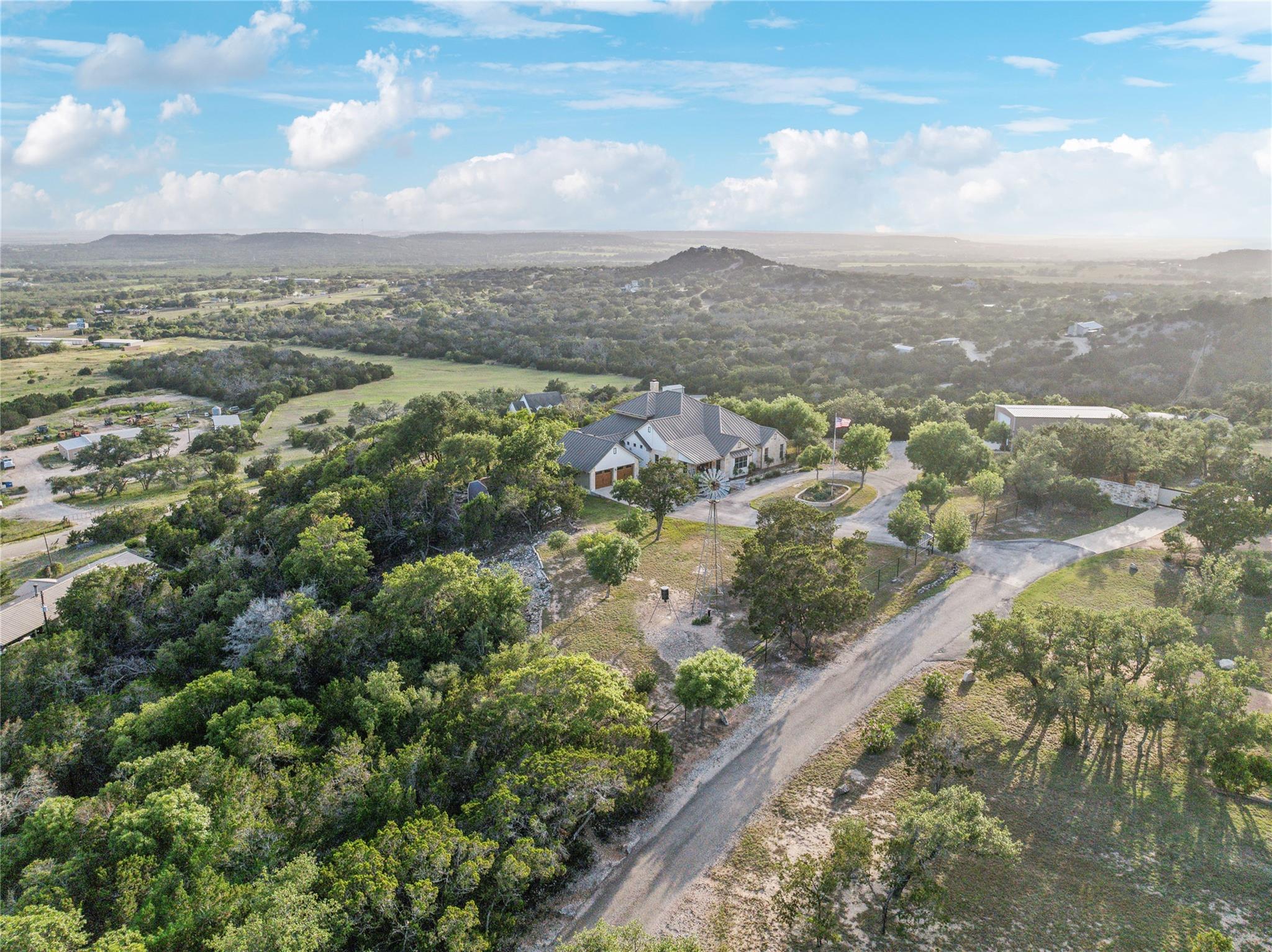 169 Royal Oaks Hill, Fredericksburg, TX 78624