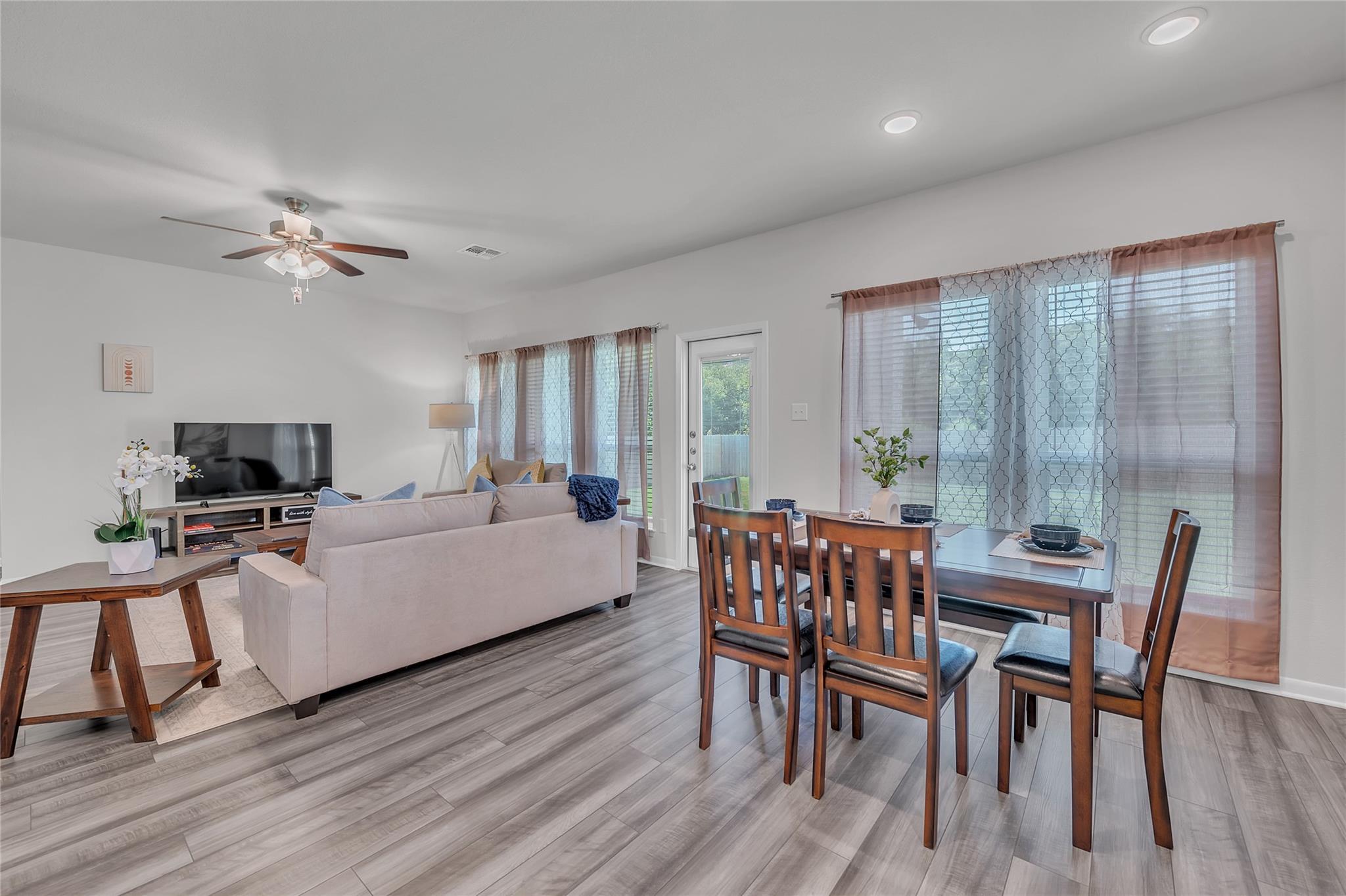 425 Oxford Ln, Troy, TX 76579