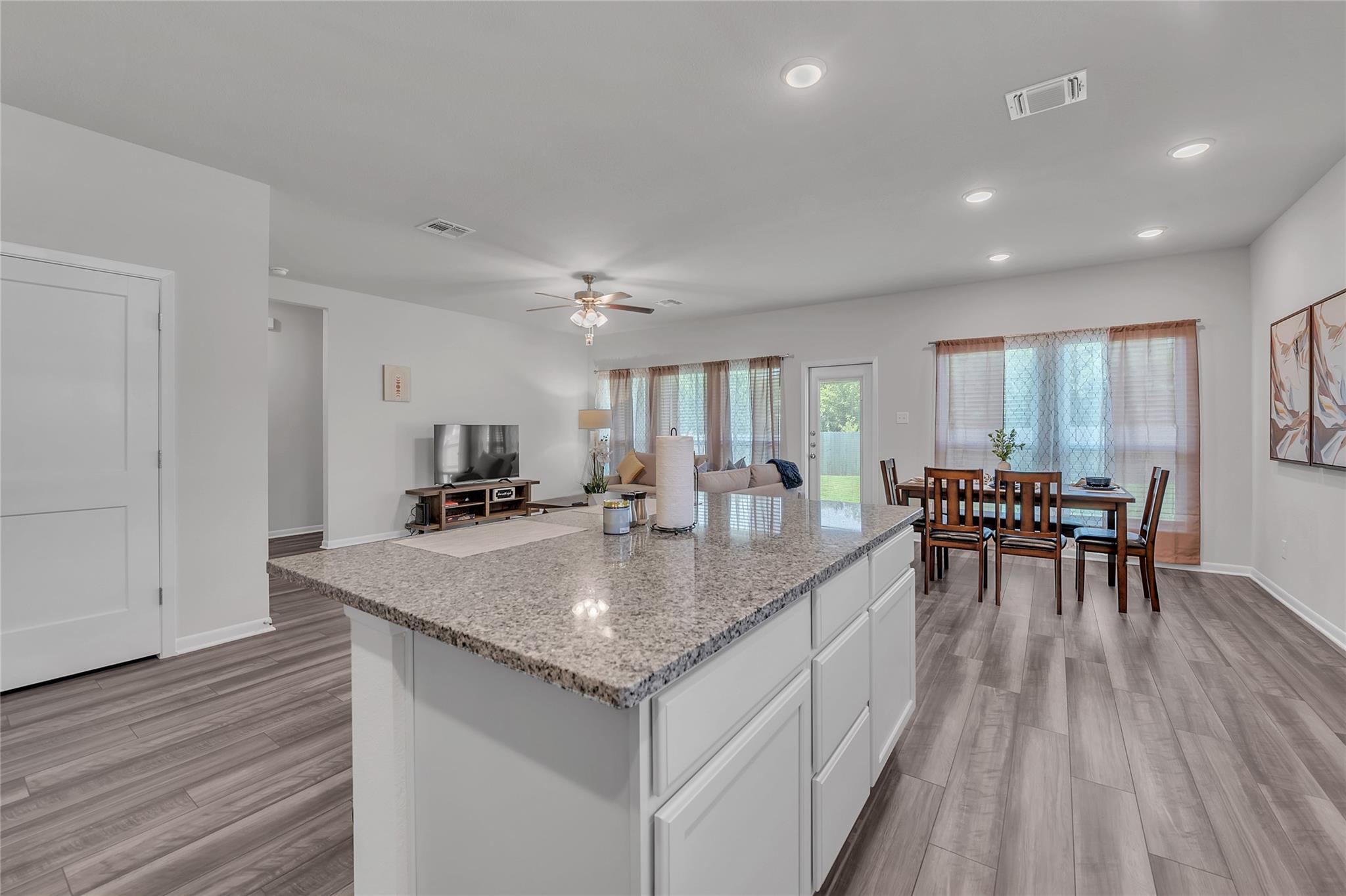 425 Oxford Ln, Troy, TX 76579