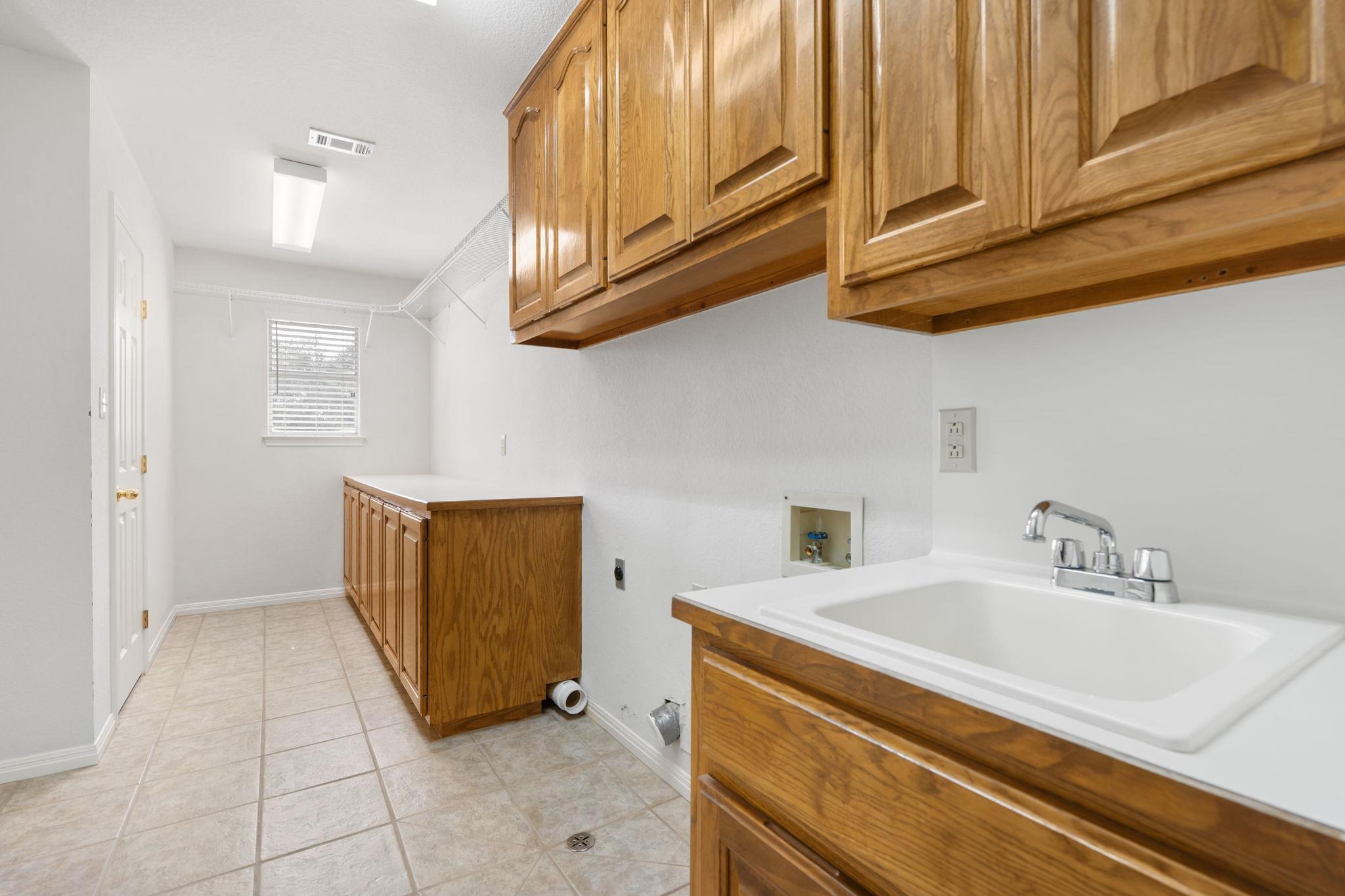 541 Elliott Ranch Rd, Buda, TX 78610