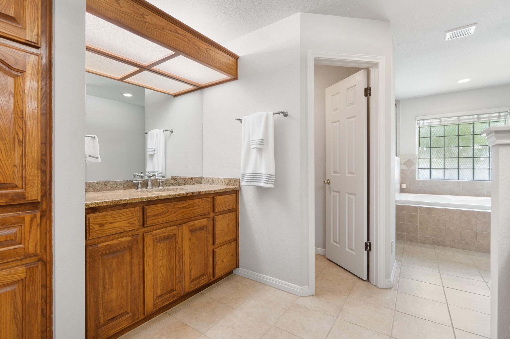 541 Elliott Ranch Rd, Buda, TX 78610