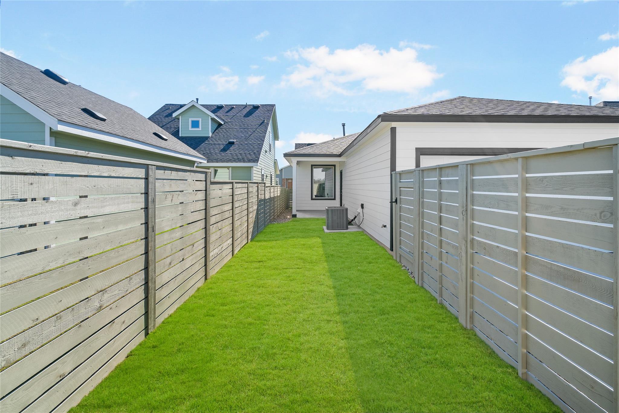 186 Weaver Ln, Bastrop, TX 78602