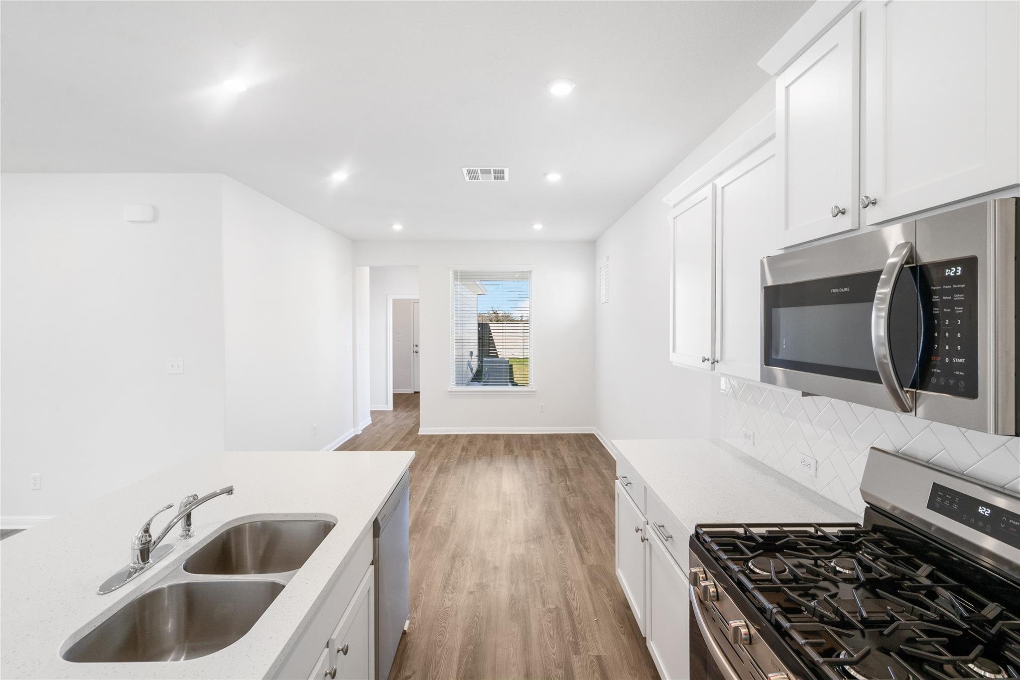 186 Weaver Ln, Bastrop, TX 78602