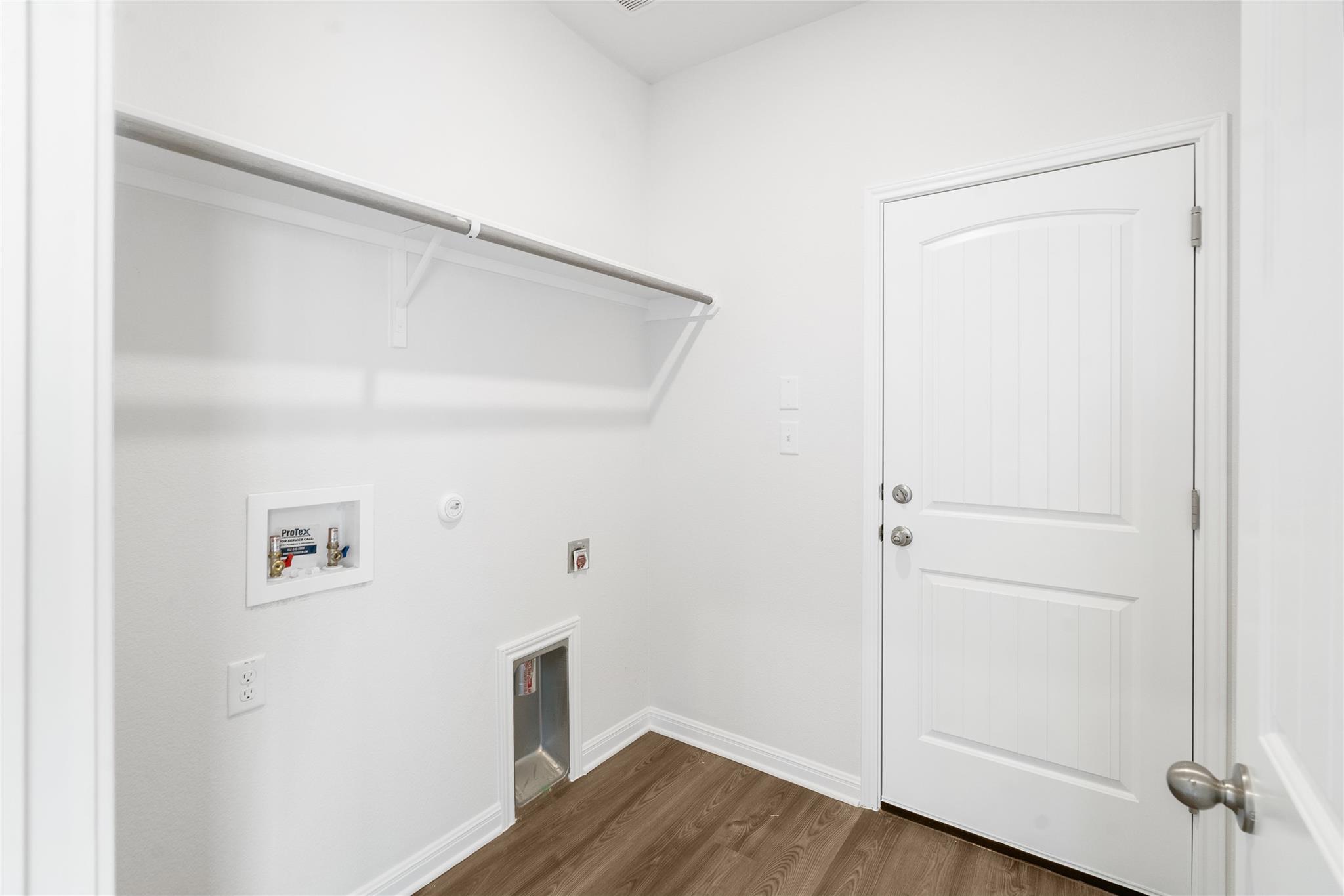 186 Weaver Ln, Bastrop, TX 78602