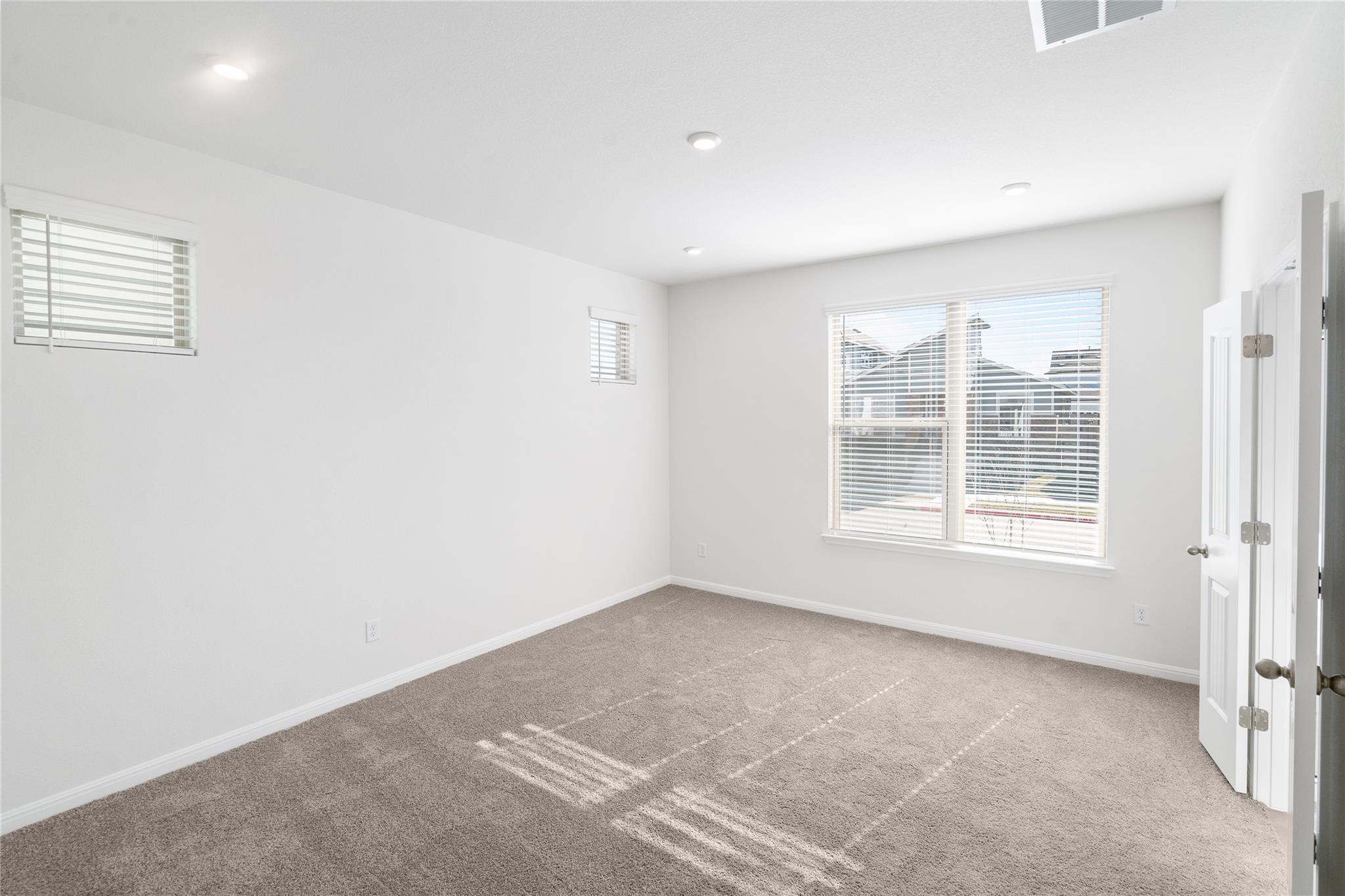 186 Weaver Ln, Bastrop, TX 78602