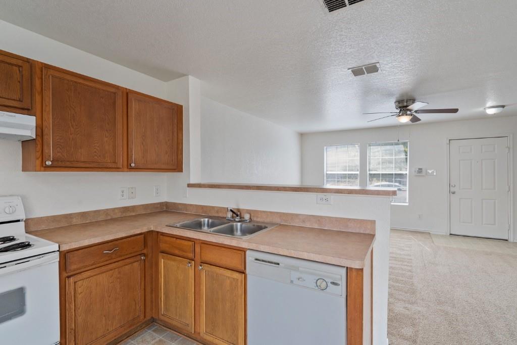 624 Northwest Crossing Dr, New Braunfels, TX 78130