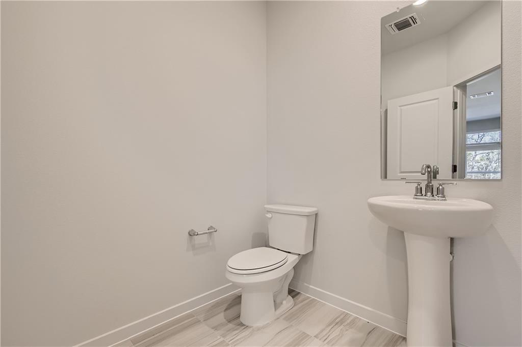 605 W South St # 312, Leander, TX 78641