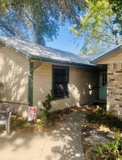 728 W San Antonio St # 728 A, Lockhart, TX 78644