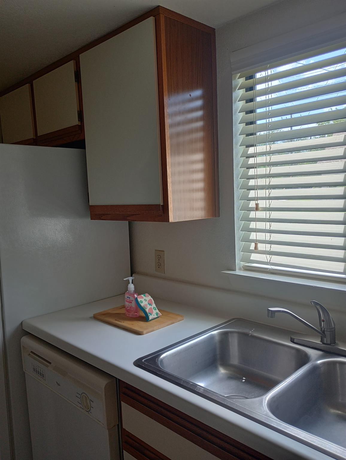 728 W San Antonio St # 102 B, Lockhart, TX 78644