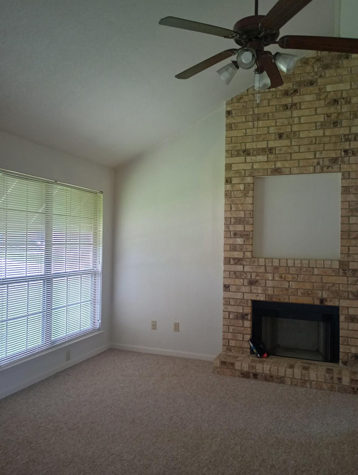 728 W San Antonio St # 102 B, Lockhart, TX 78644