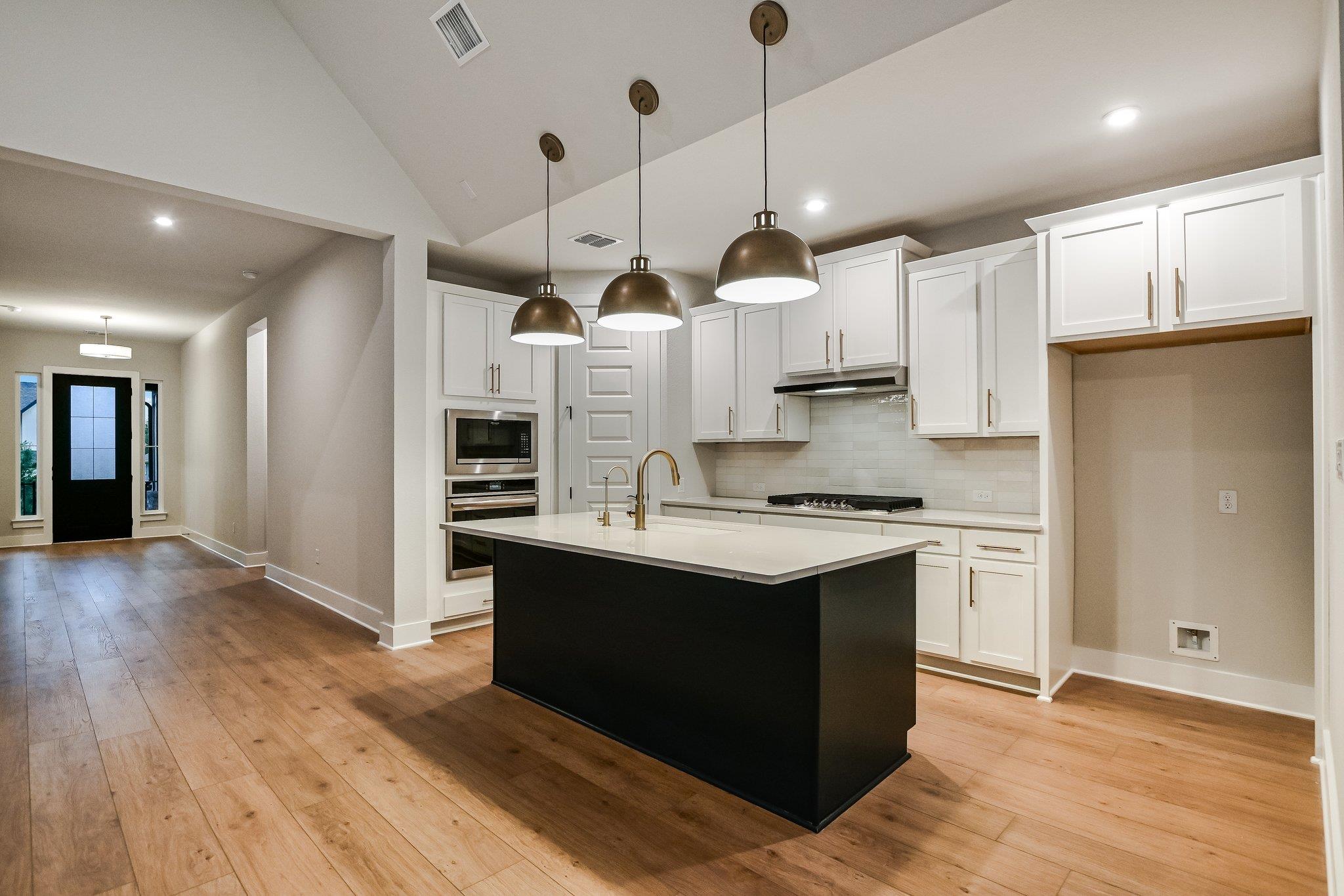 8412 Bouvreuil Dr, Austin, TX 78738