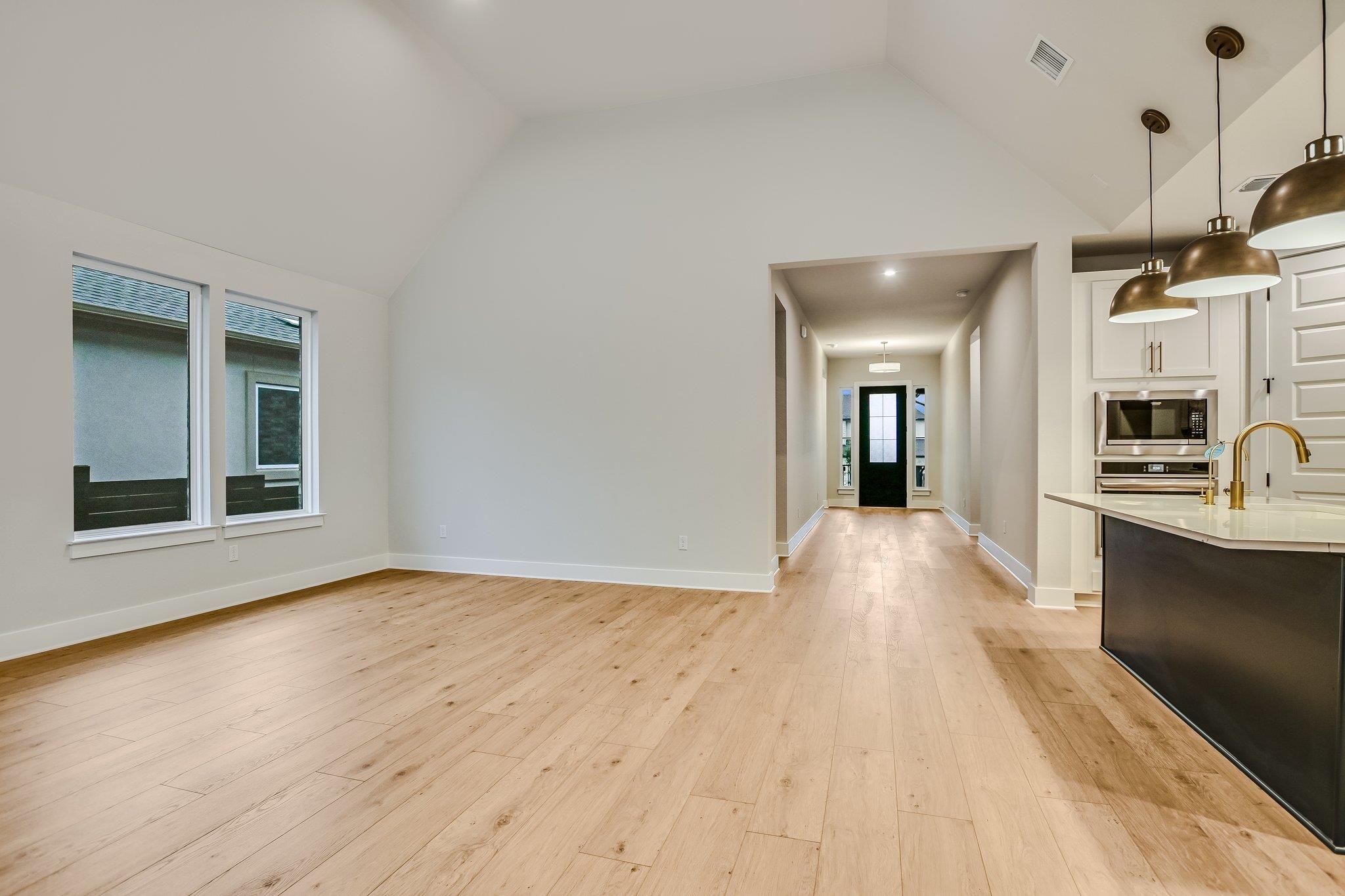 8412 Bouvreuil Dr, Austin, TX 78738