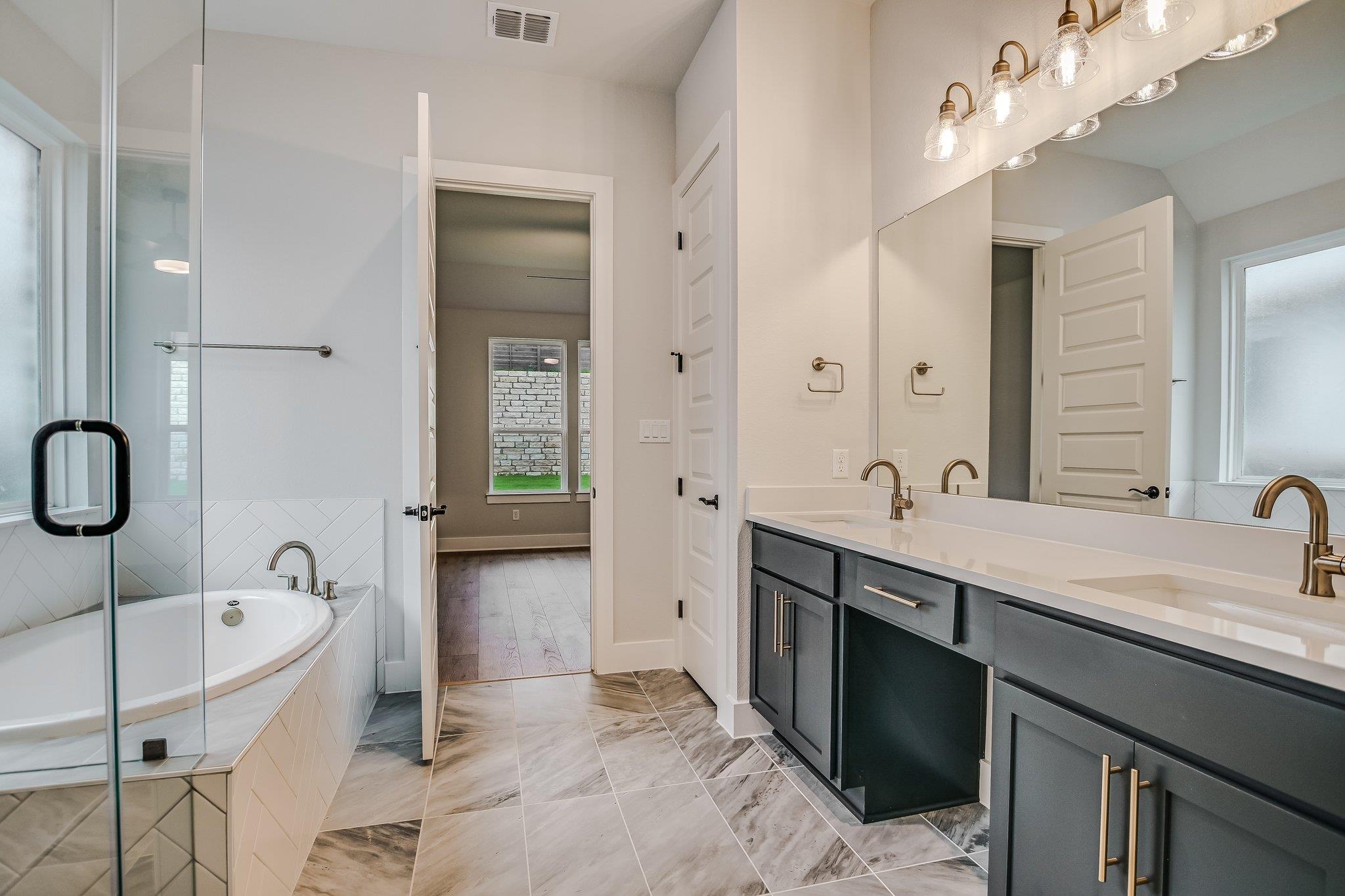 8412 Bouvreuil Dr, Austin, TX 78738