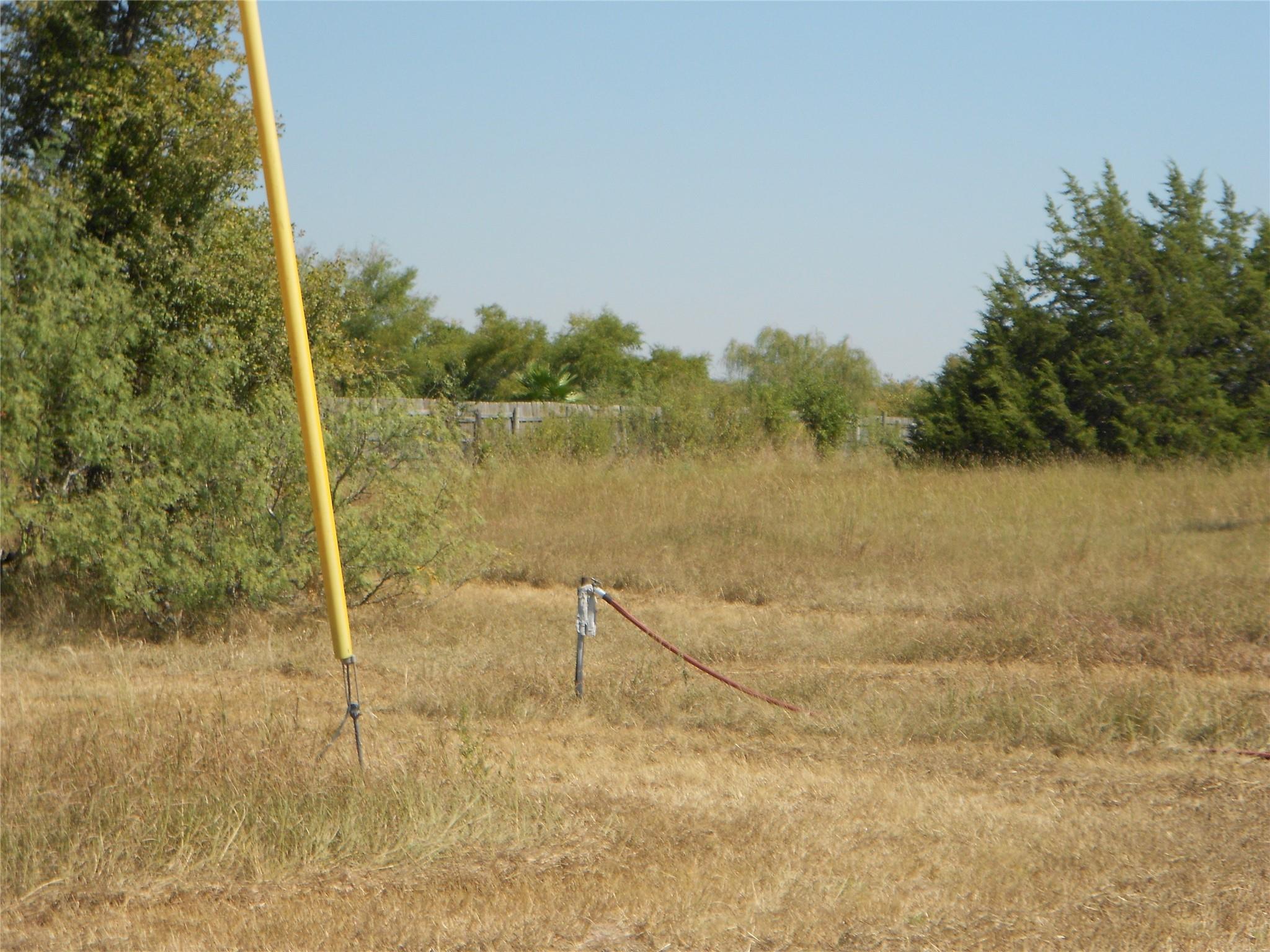377 Crooked Rd, Dale, TX 78616