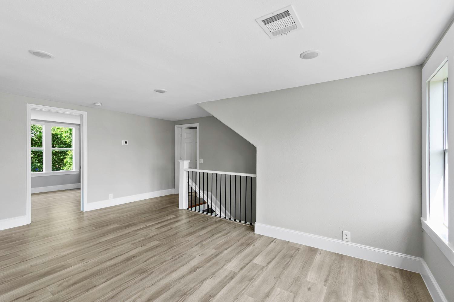 435 S Orange St, Giddings, TX 78942