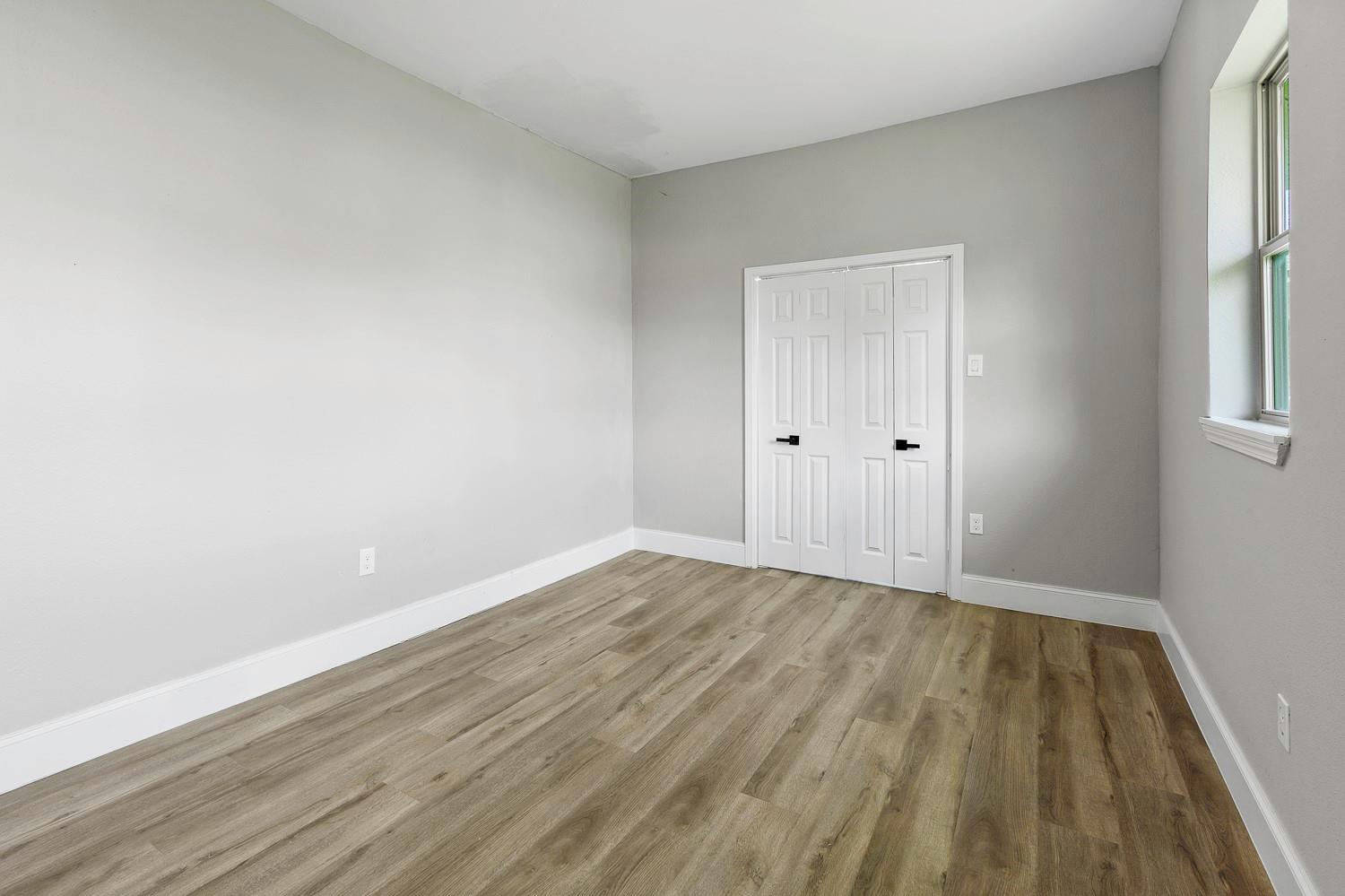 435 S Orange St, Giddings, TX 78942