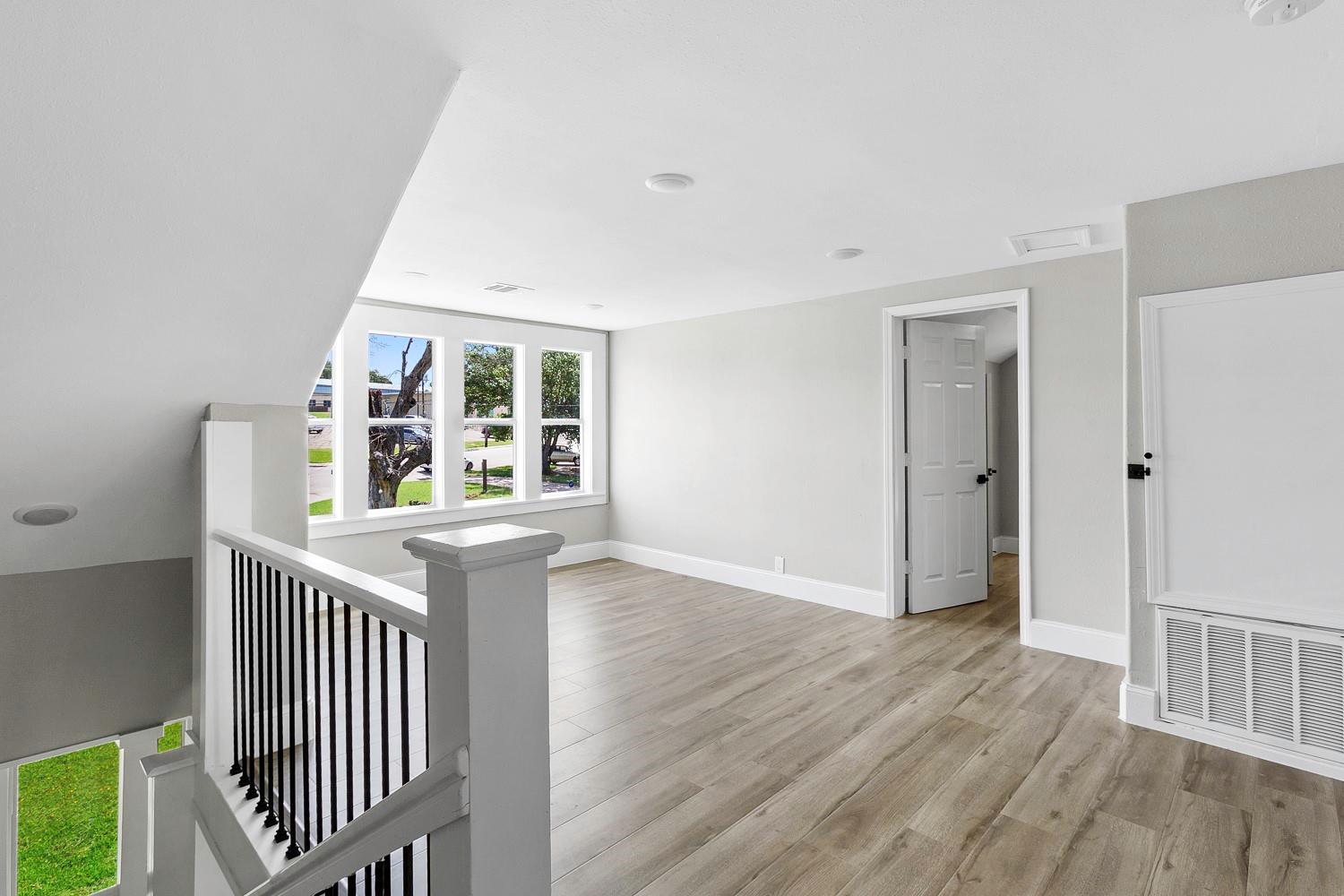 435 S Orange St, Giddings, TX 78942