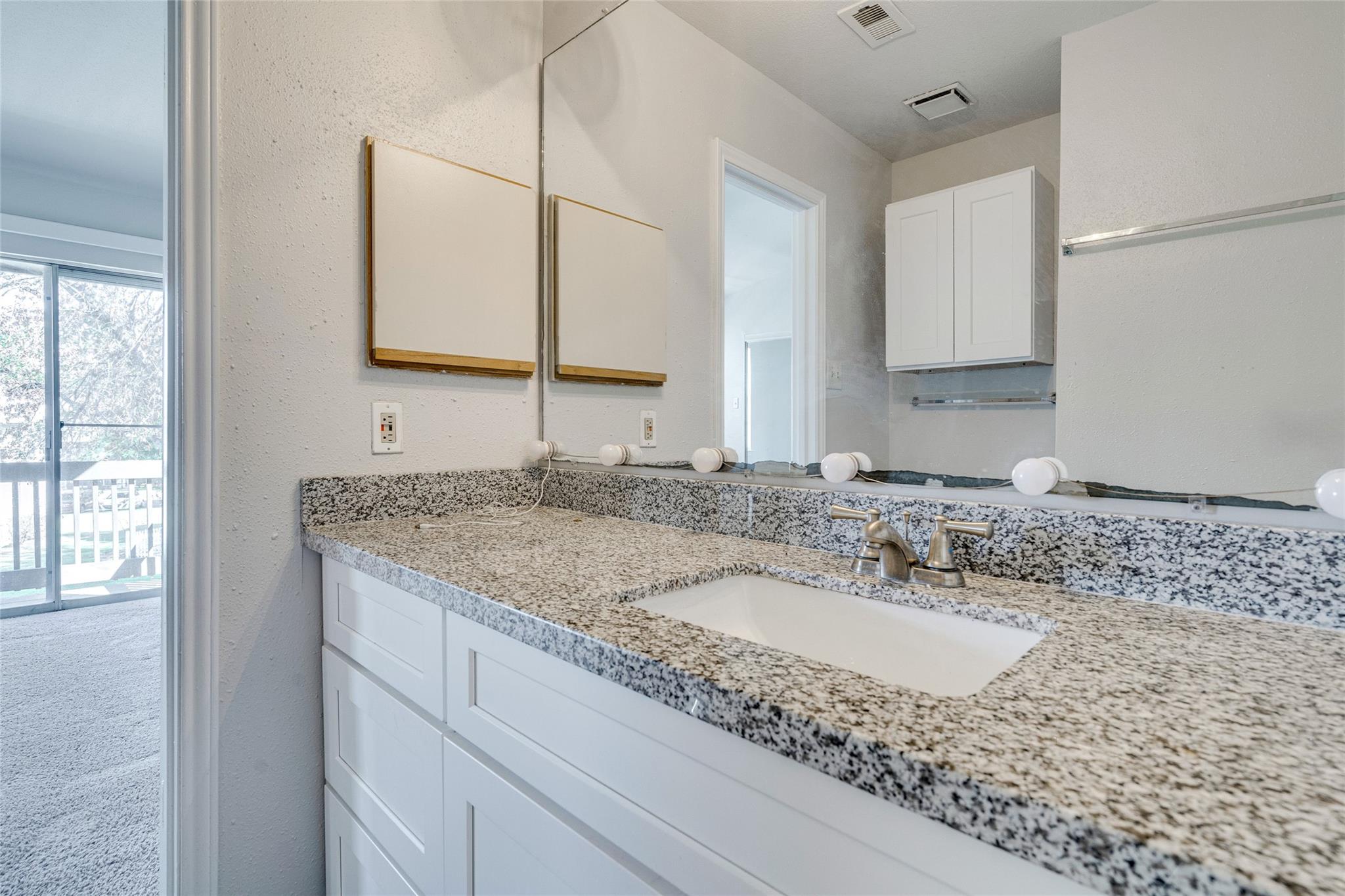 1824 River Crossing Cir # B, Austin, TX 78741