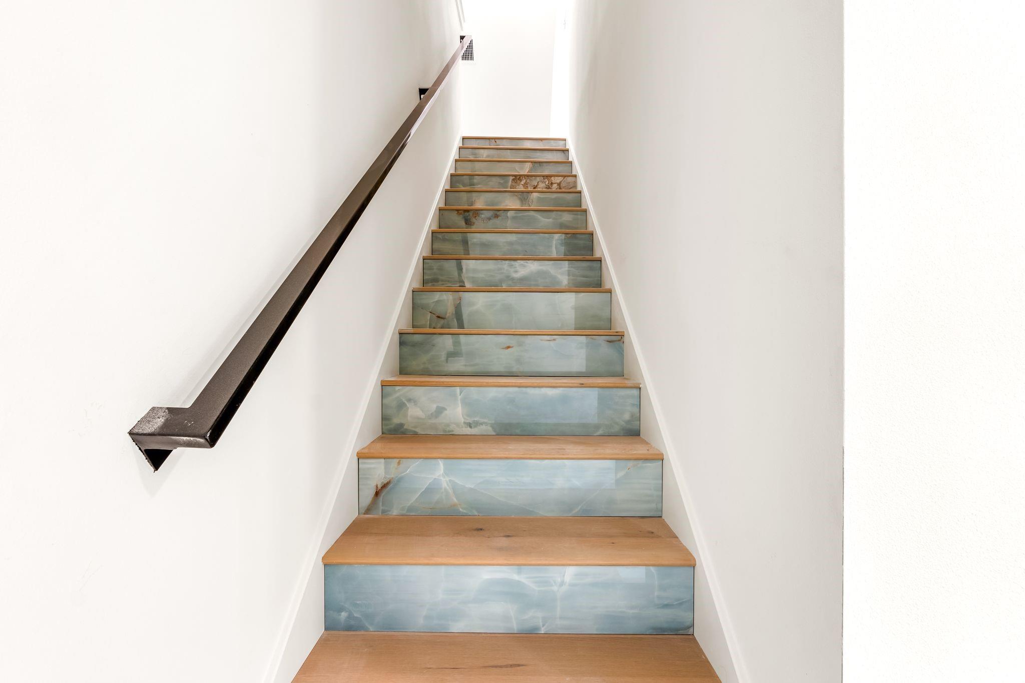 300 Bedford Dr, Spicewood, TX 78669