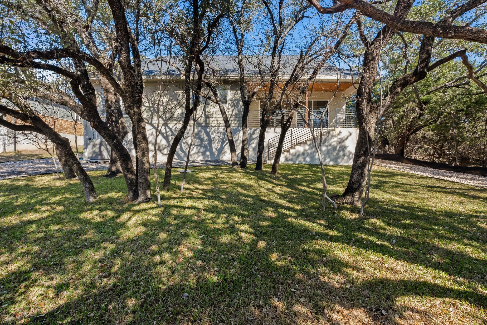 300 Bedford Dr, Spicewood, TX 78669