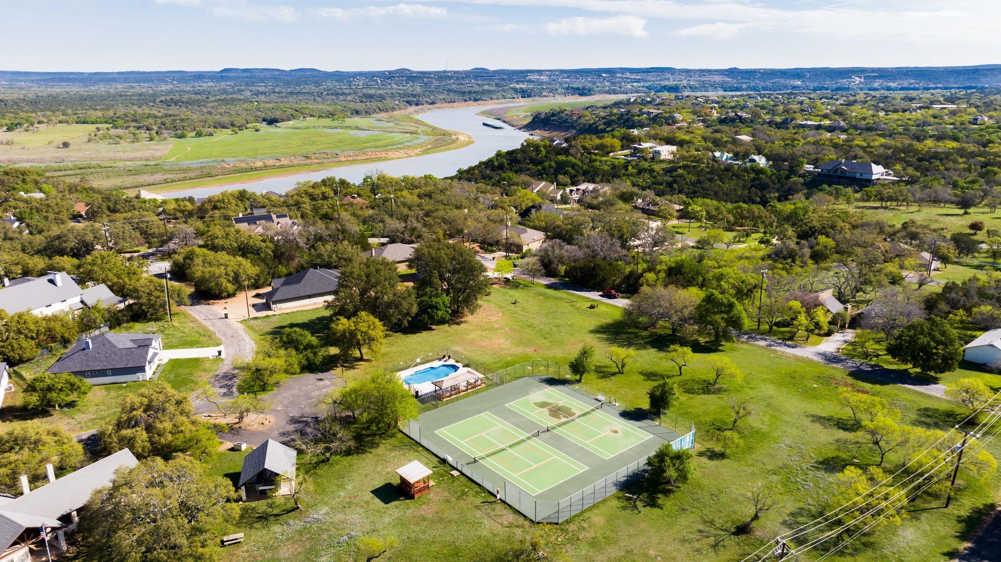 300 Bedford Dr, Spicewood, TX 78669