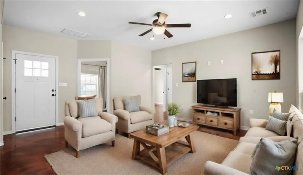 1236 Stone Valley Dr, Lampasas, TX 76550