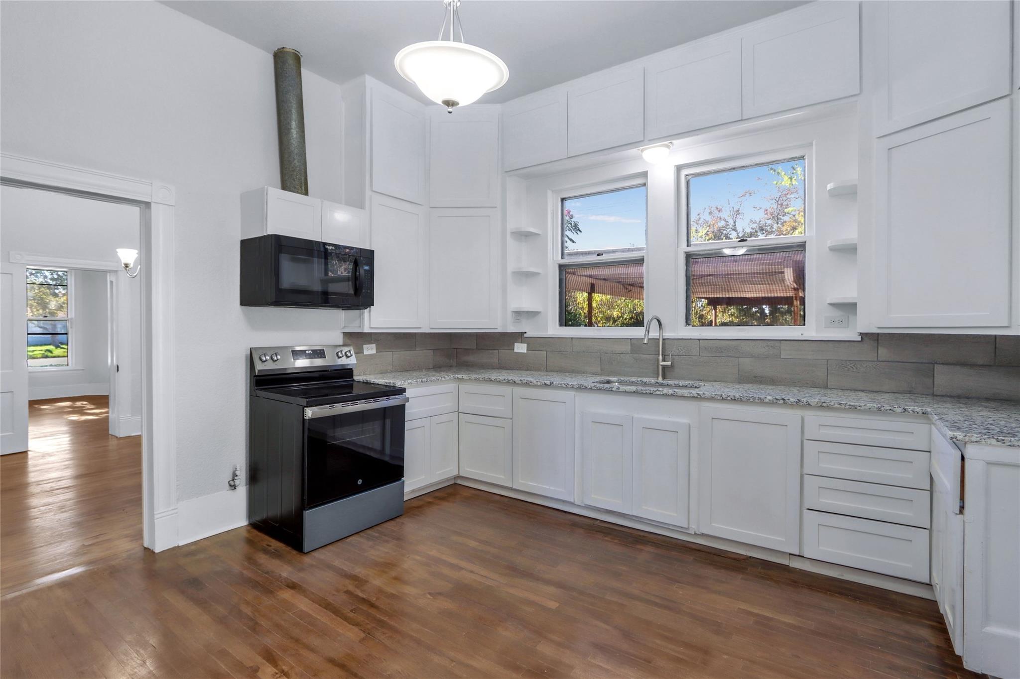 710 Jefferson Ave, Seguin, TX 78155