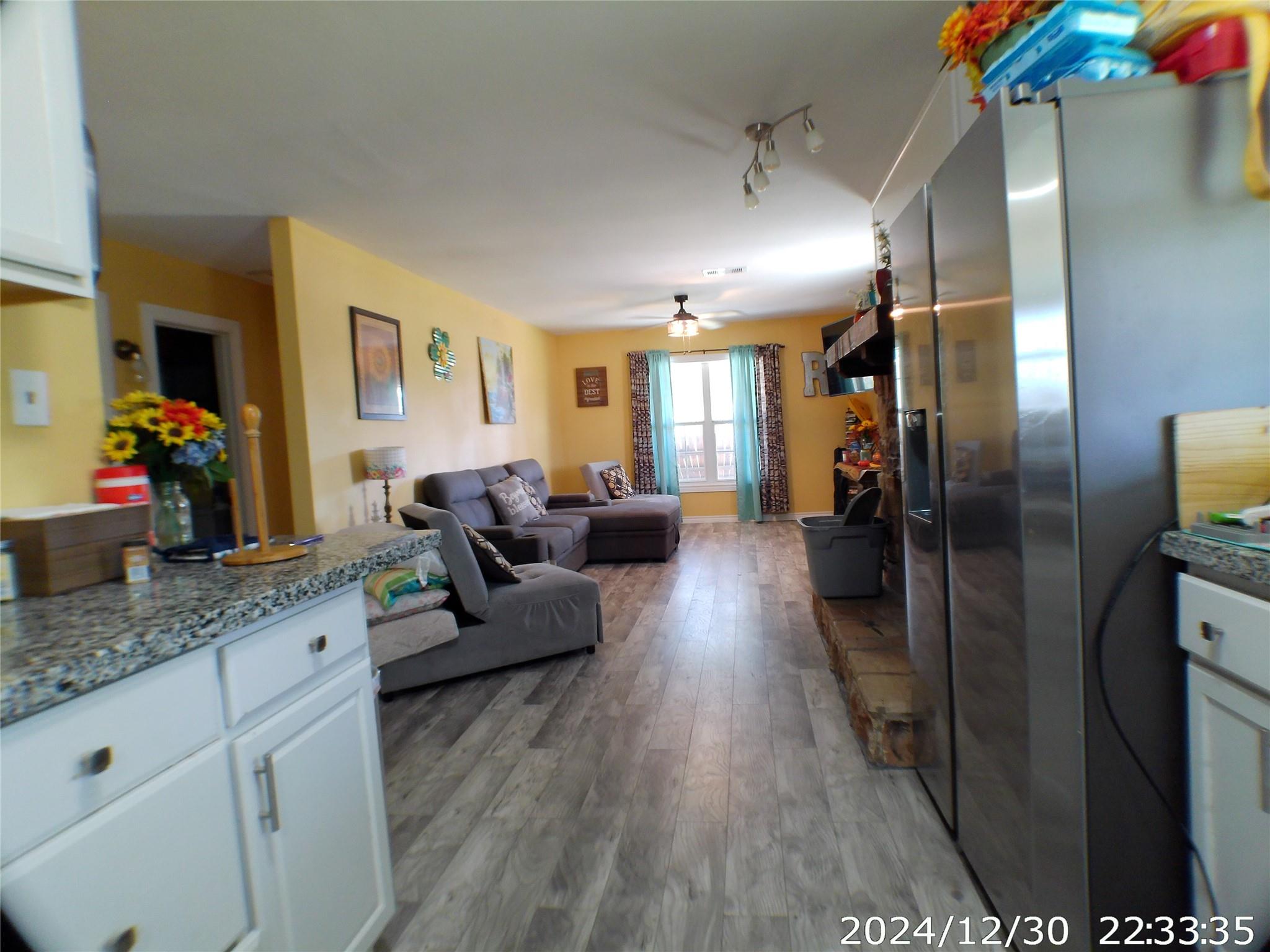 202 Royalwood St, Palacios, TX 77465