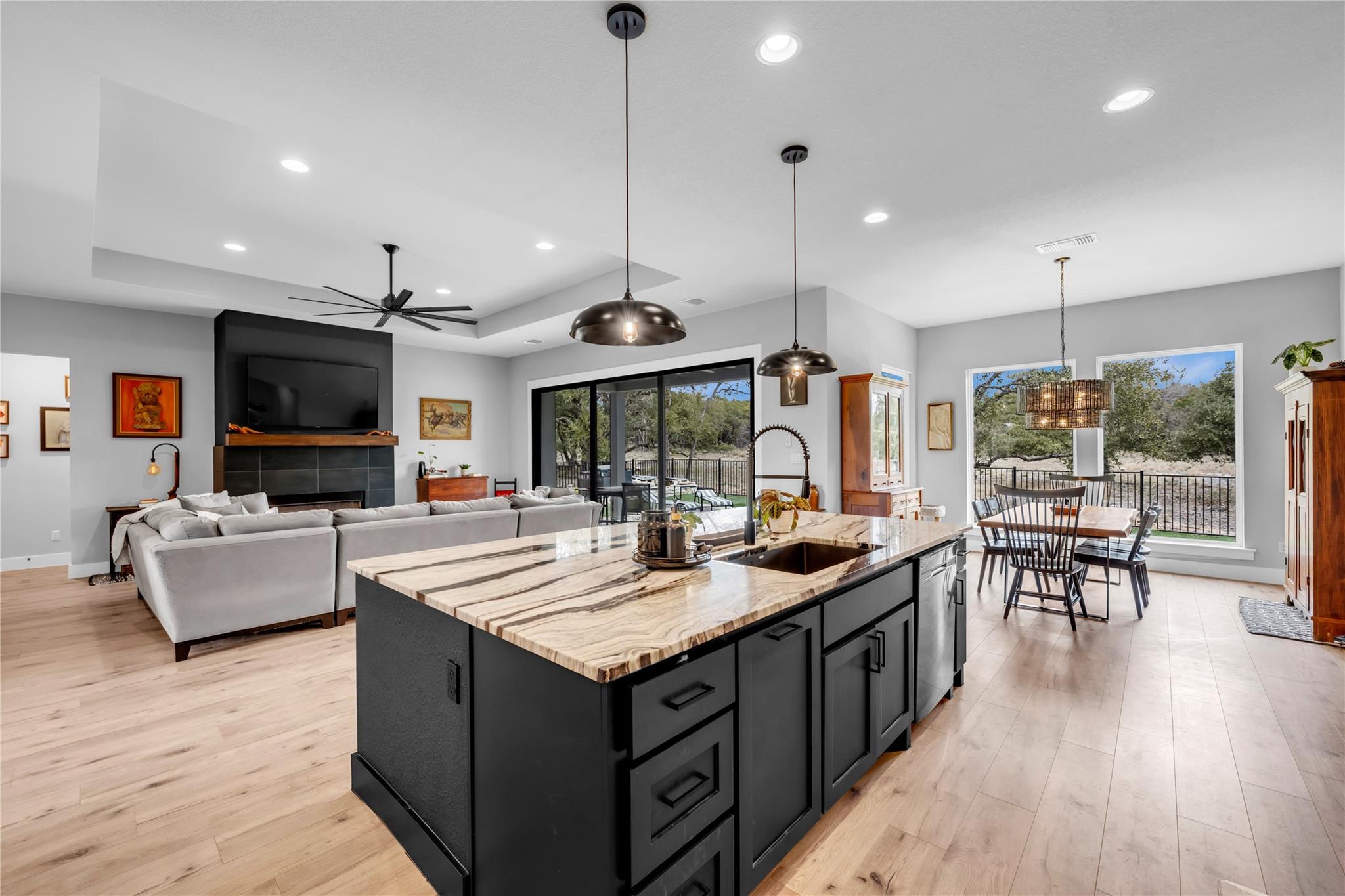 123 Wandering Oak Cir, Burnet, TX 78611