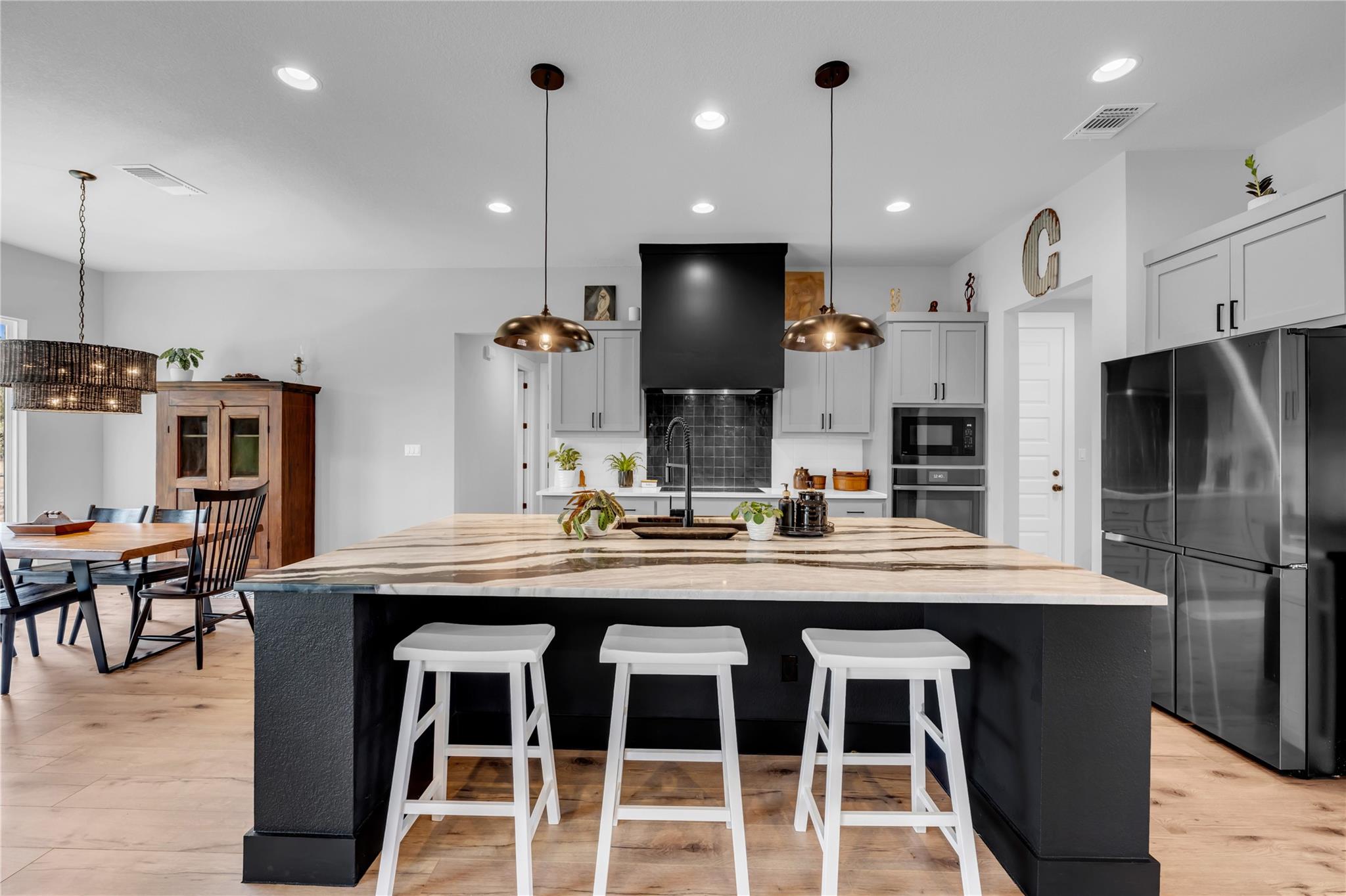 123 Wandering Oak Cir, Burnet, TX 78611