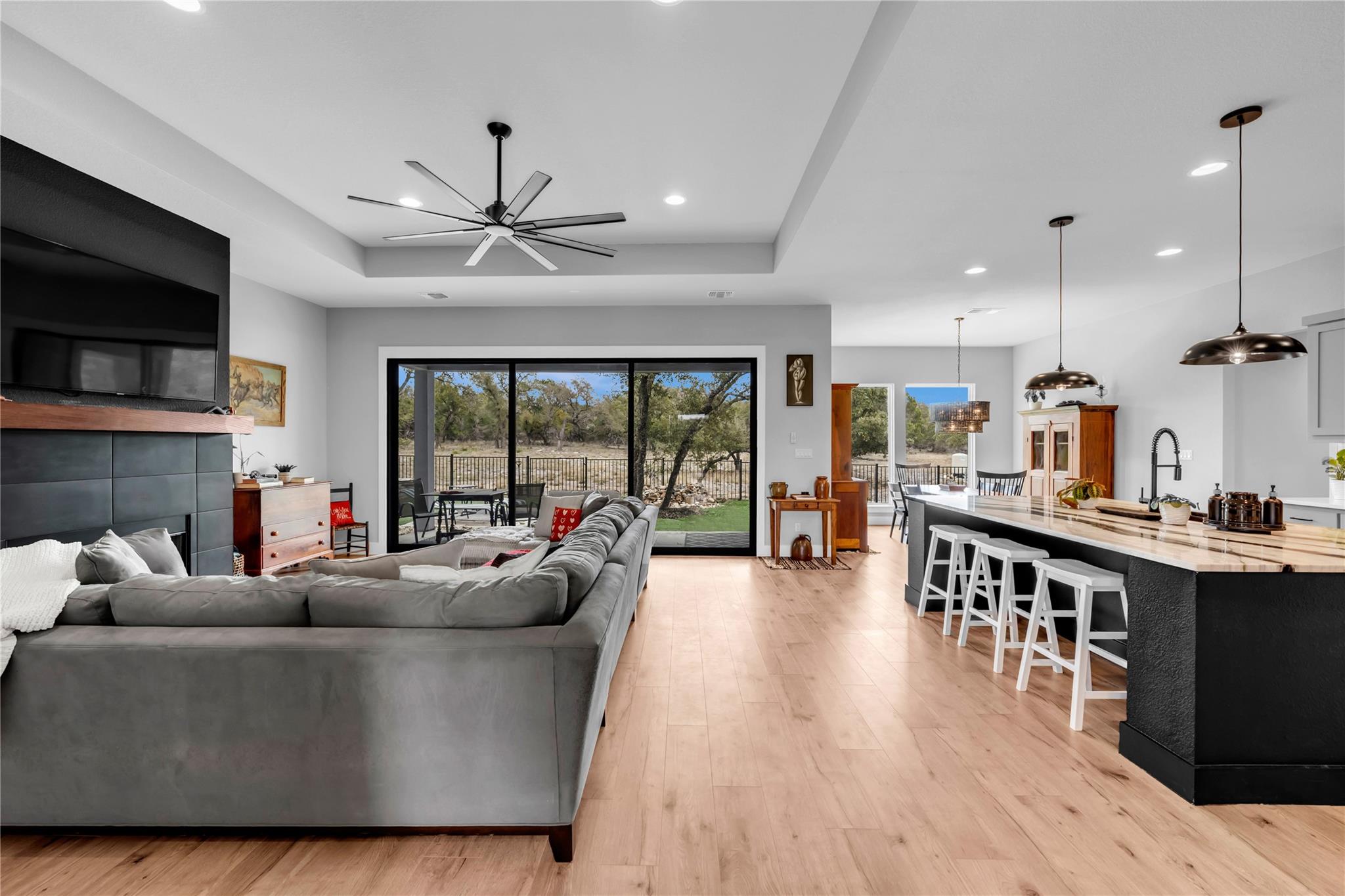 123 Wandering Oak Cir, Burnet, TX 78611