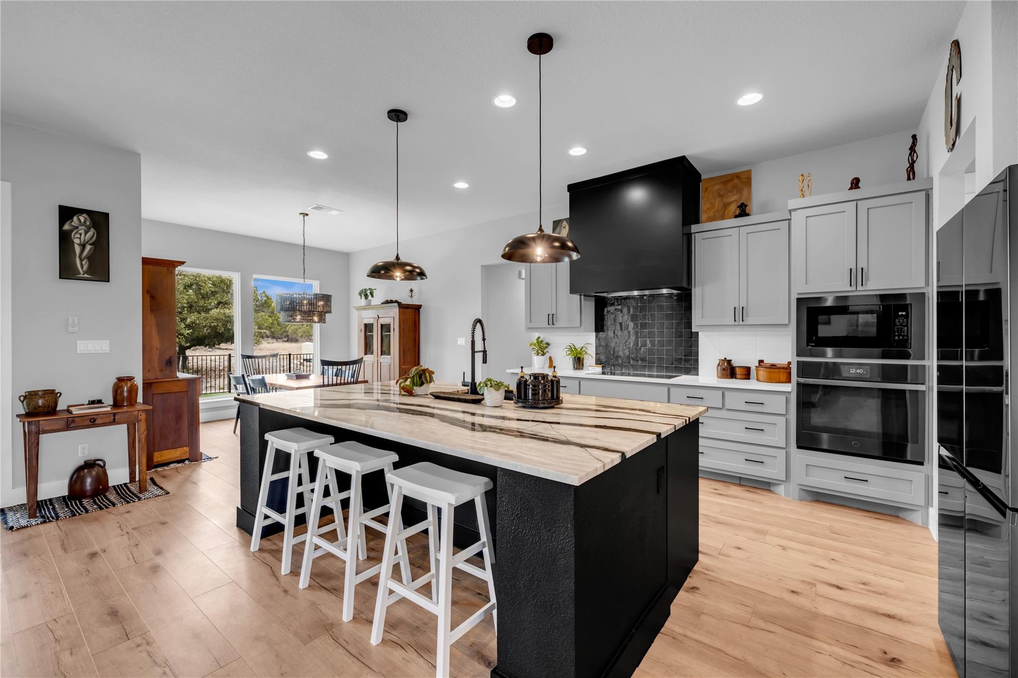 123 Wandering Oak Cir, Burnet, TX 78611